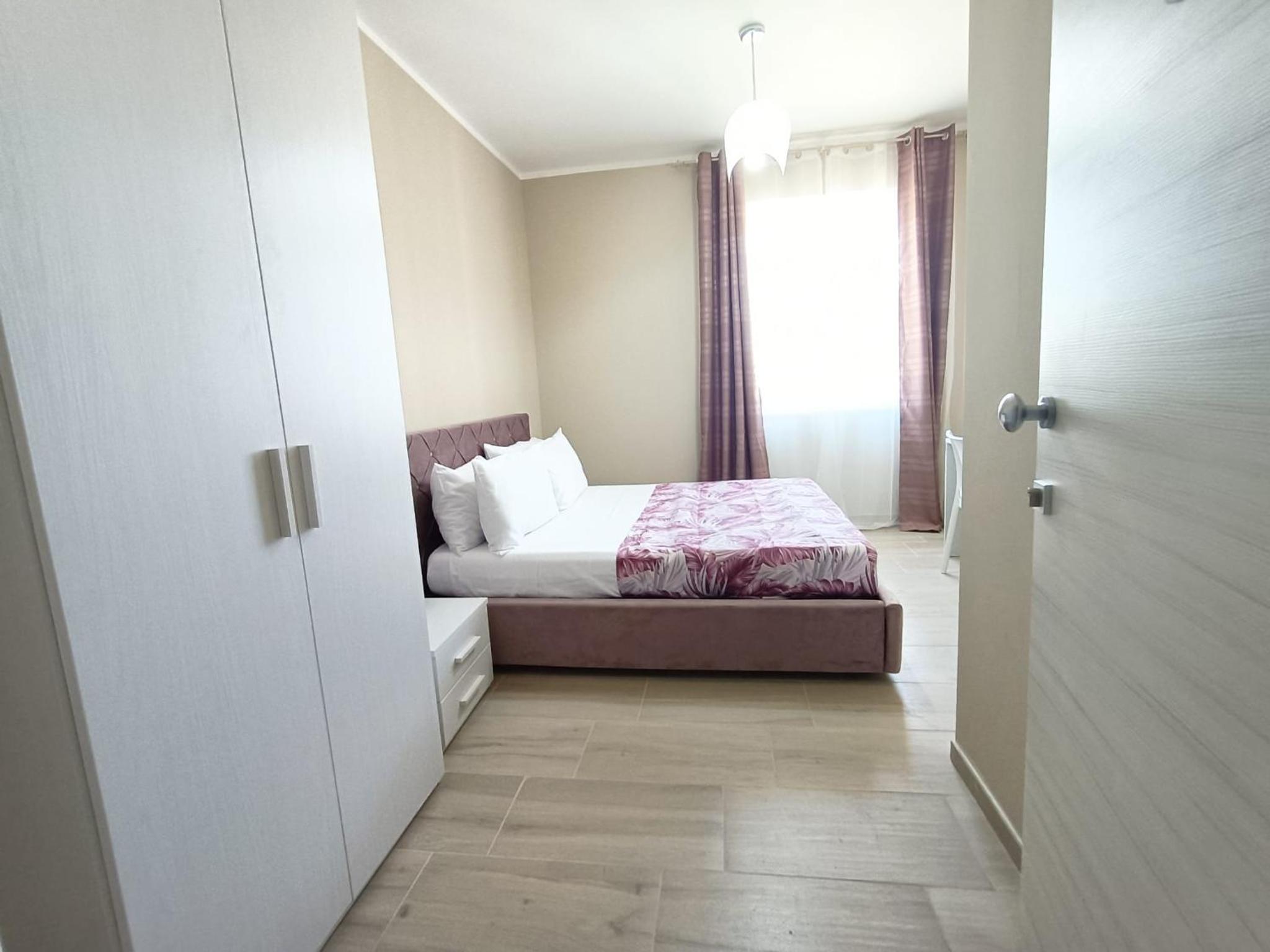 Large Double Room photo 1