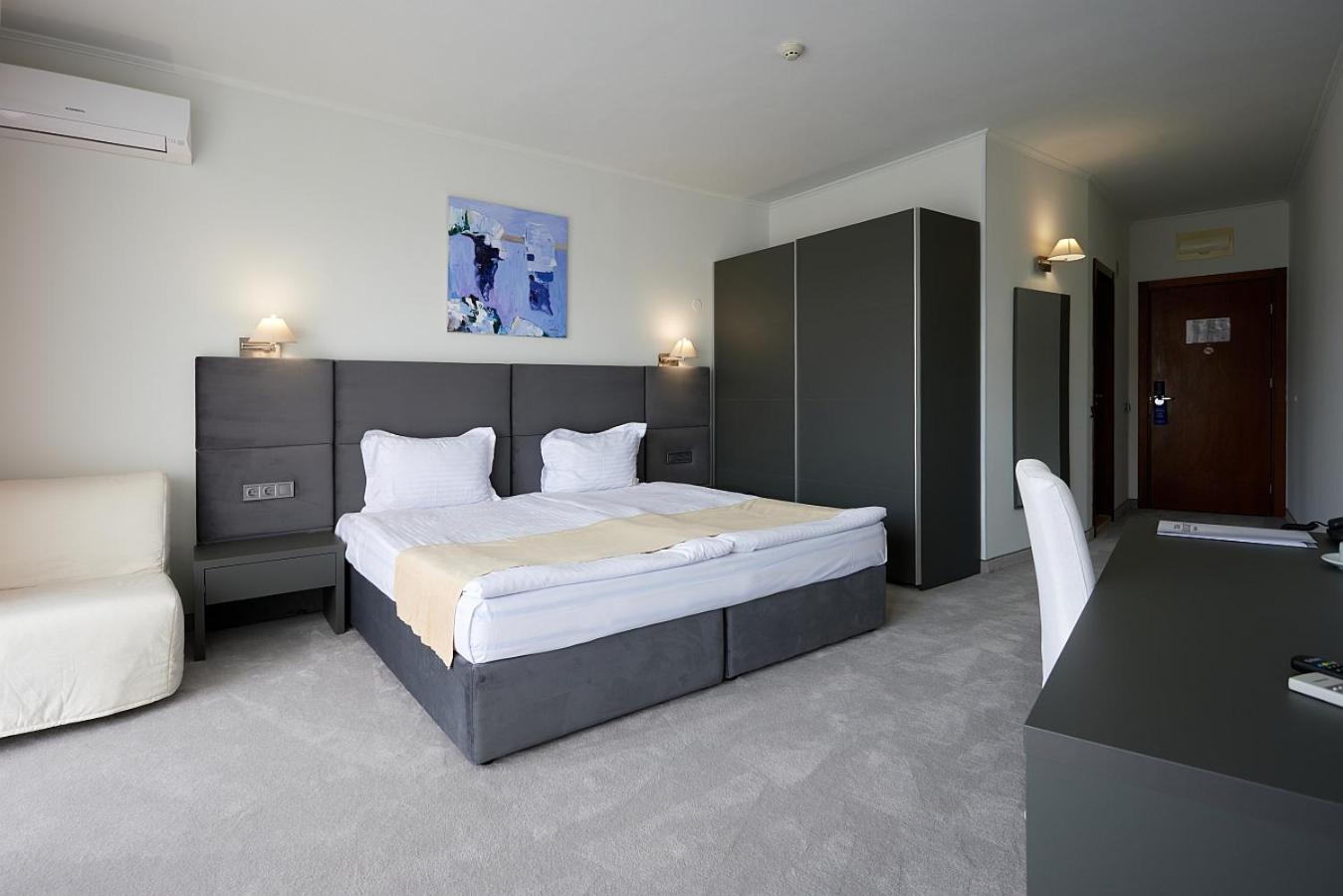 Double or Twin Room with Balcony and Sea View (2 Adults + 1 Child)