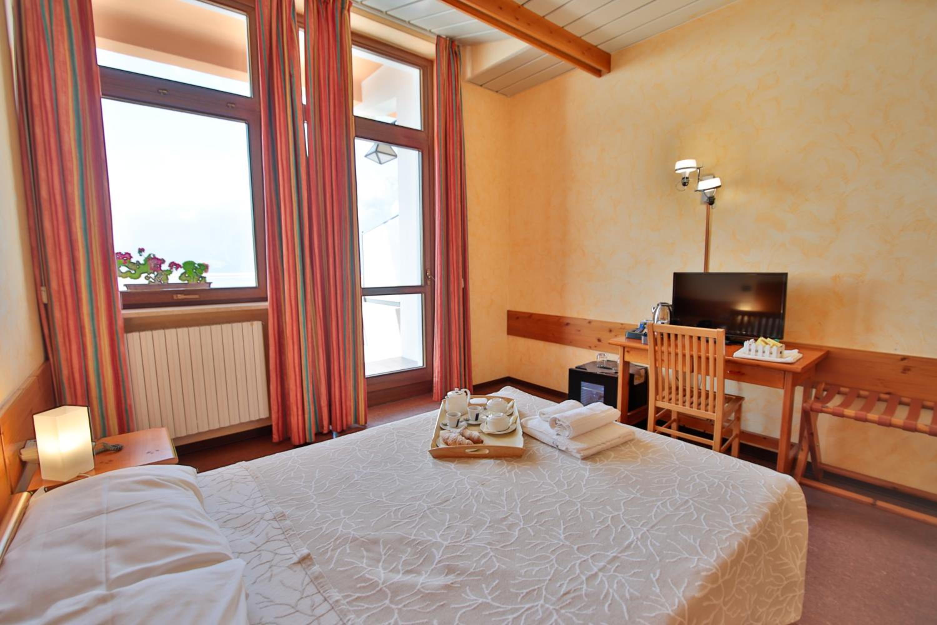 Single Room with Terrace
