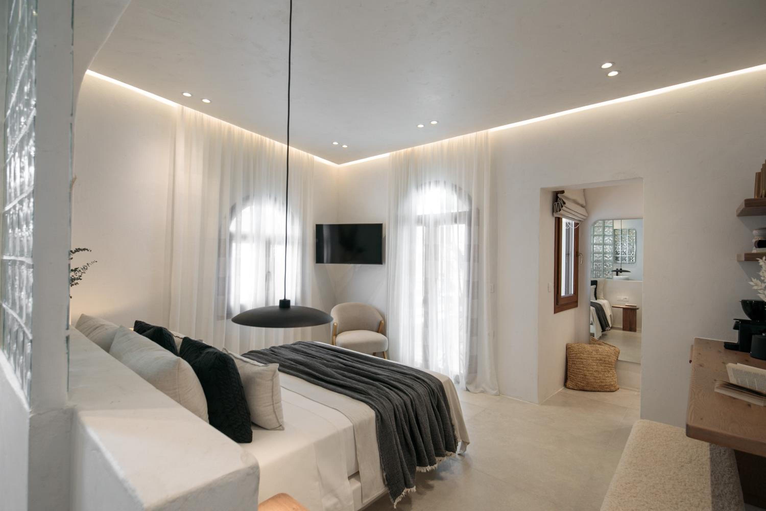 Suite with Balcony photo 1