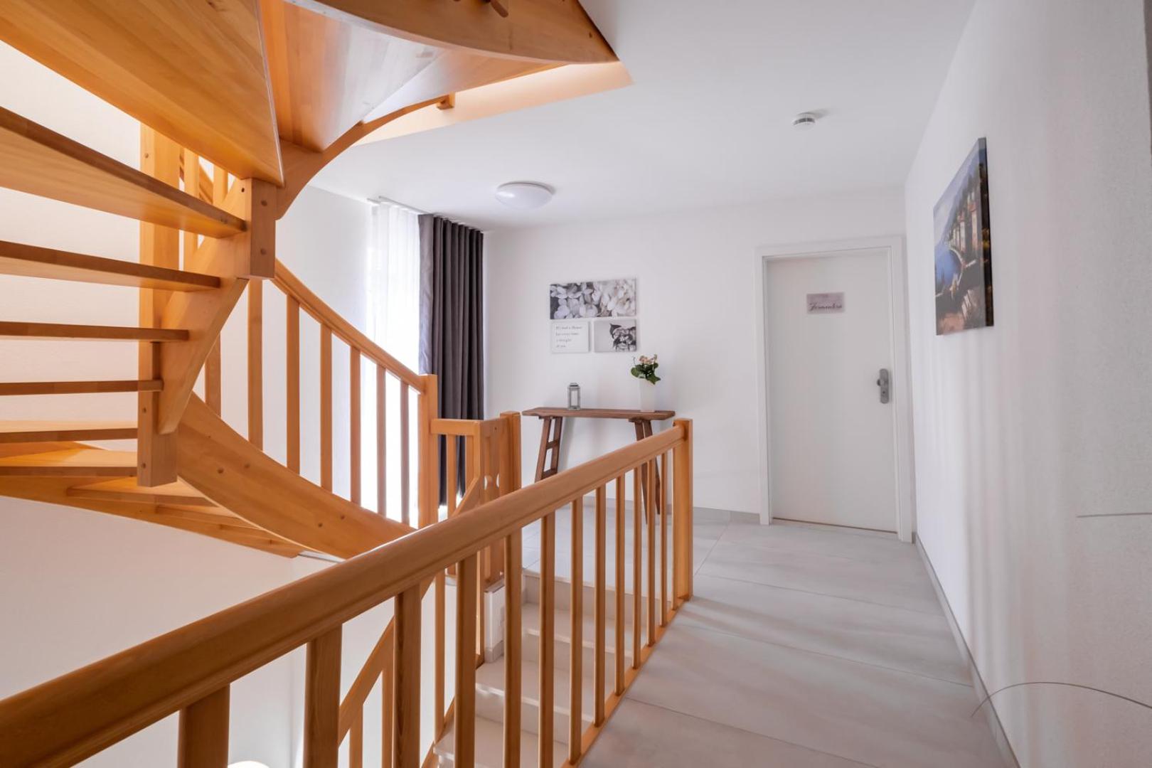 Apartment with Terrace - Photo 2