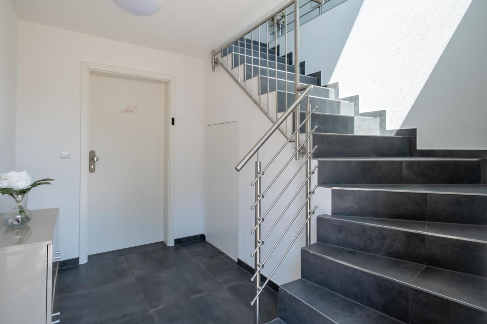 Apartment - Photo 4