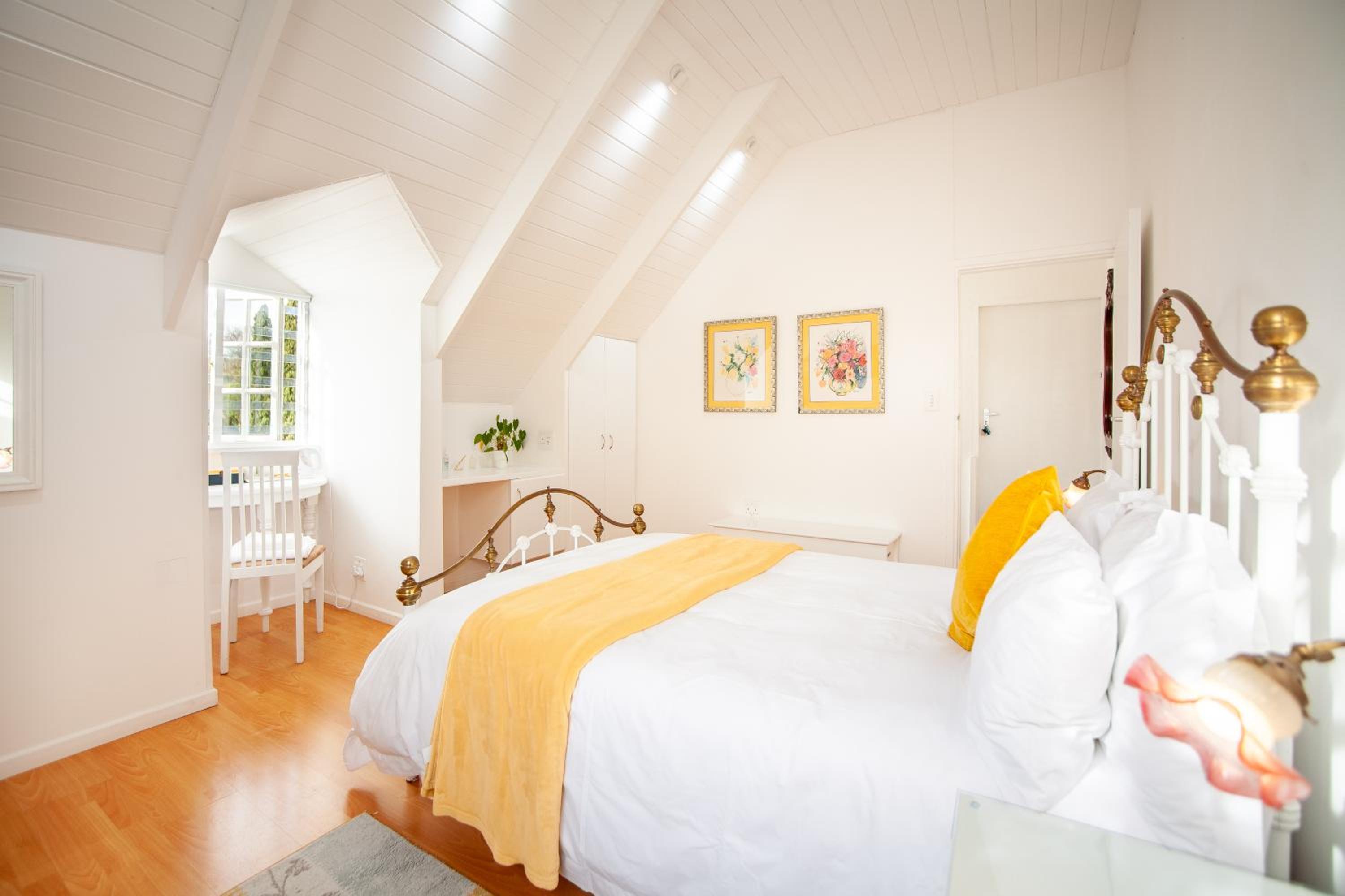 Standard Double Room - Photo 3