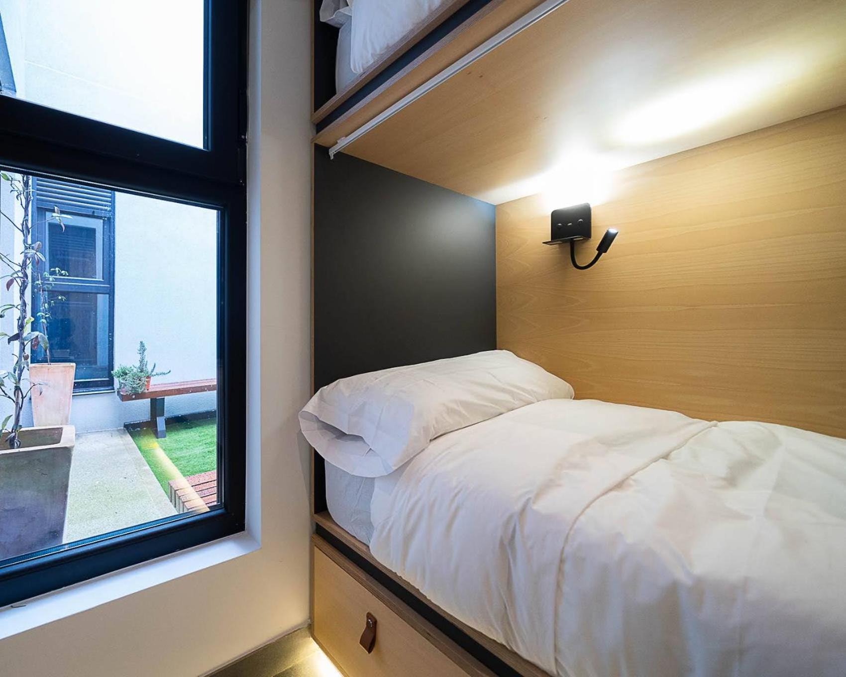 Bed in 4-Bed Dormitory Room photo 2