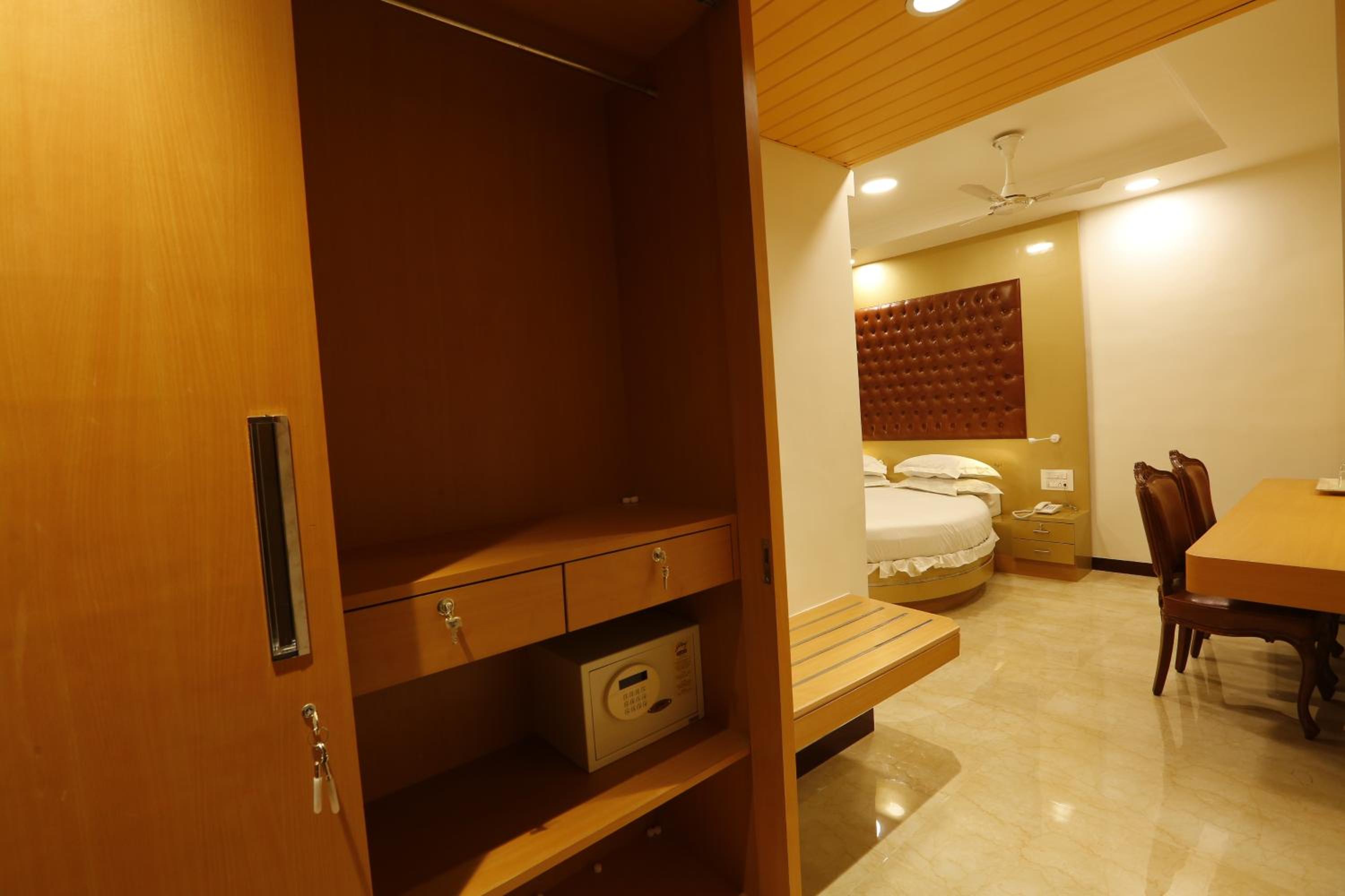 Deluxe Queen Room photo 2