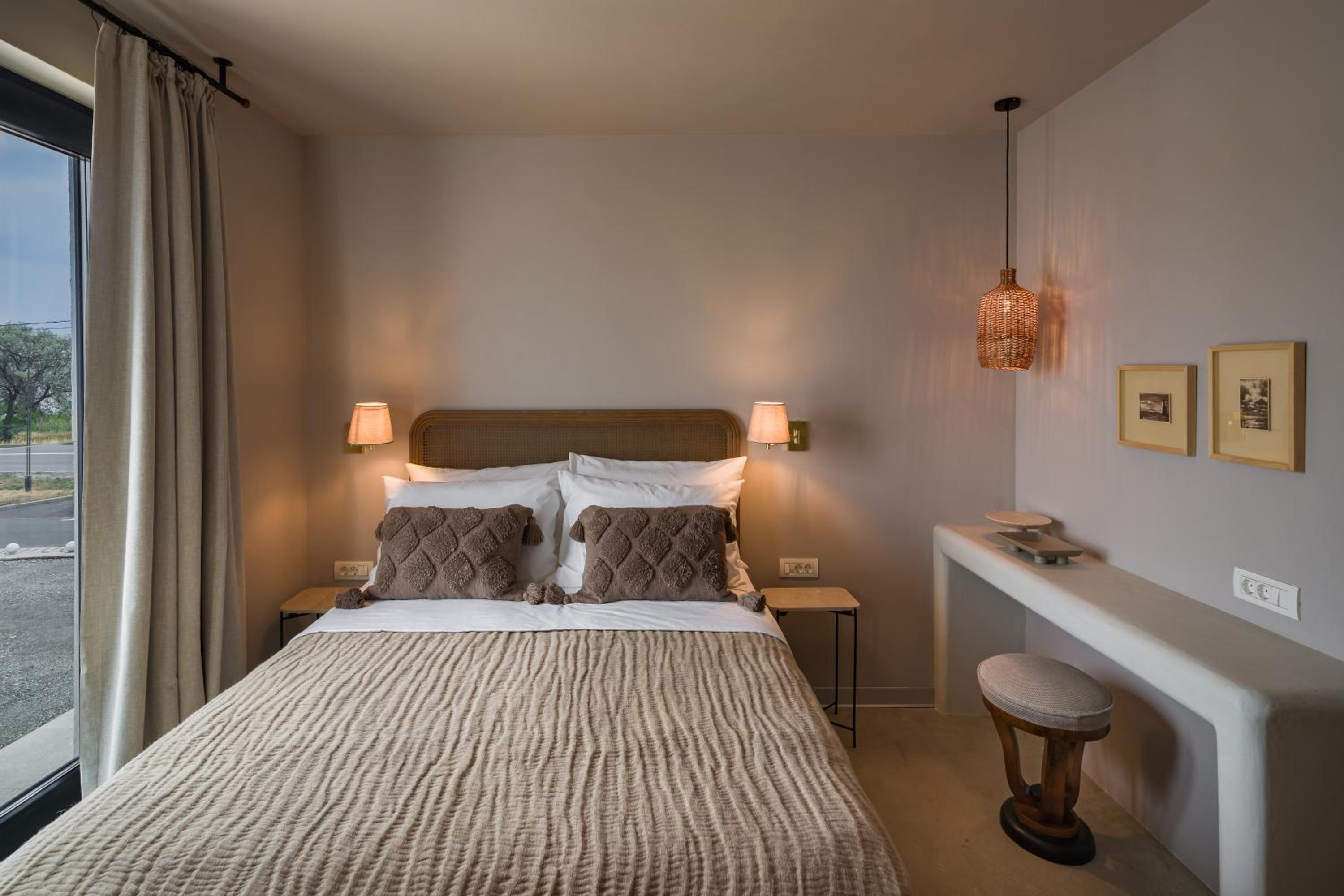 Deluxe Double Room with Balcony photo 3