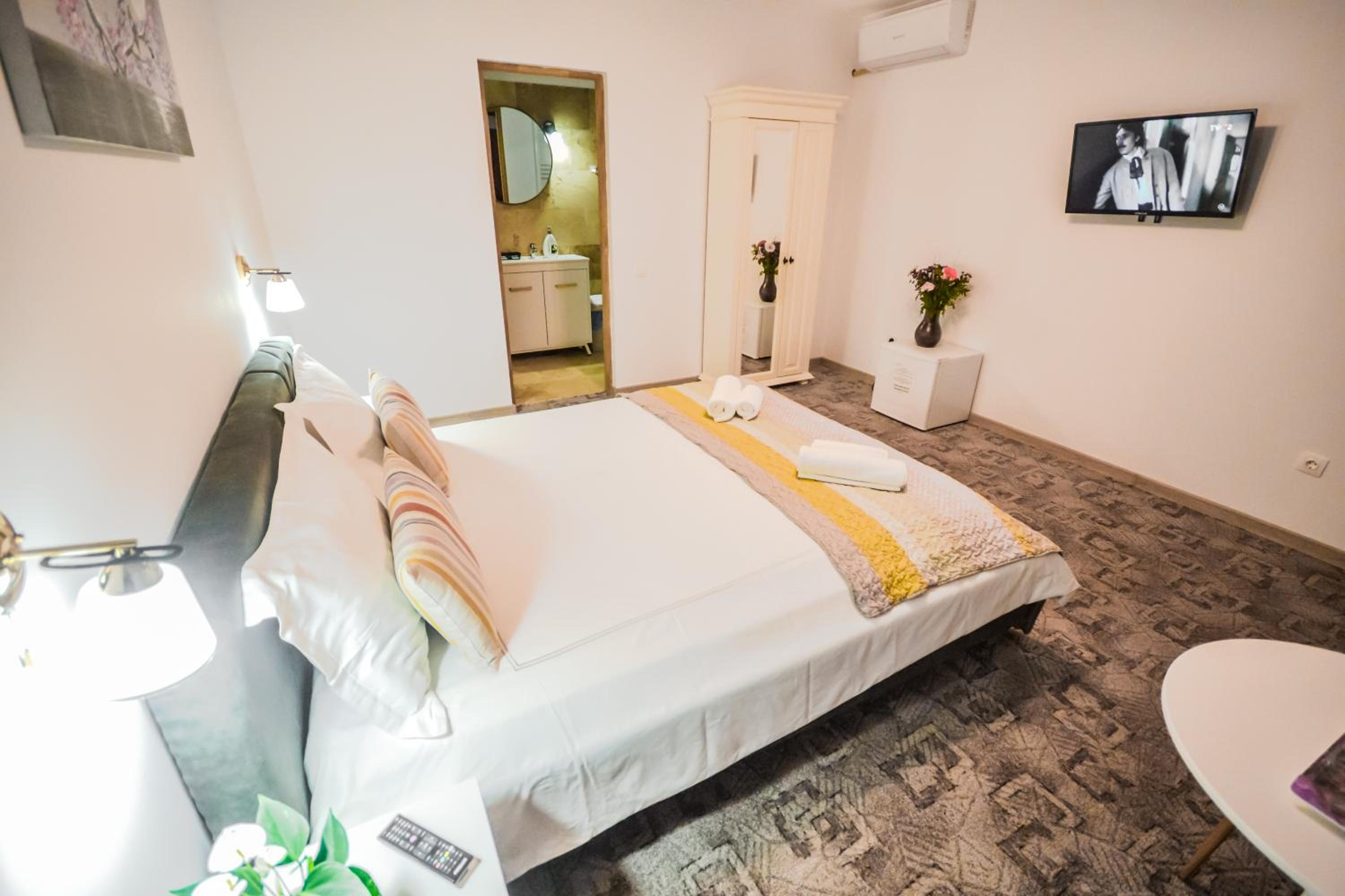 Deluxe Double Room photo 3