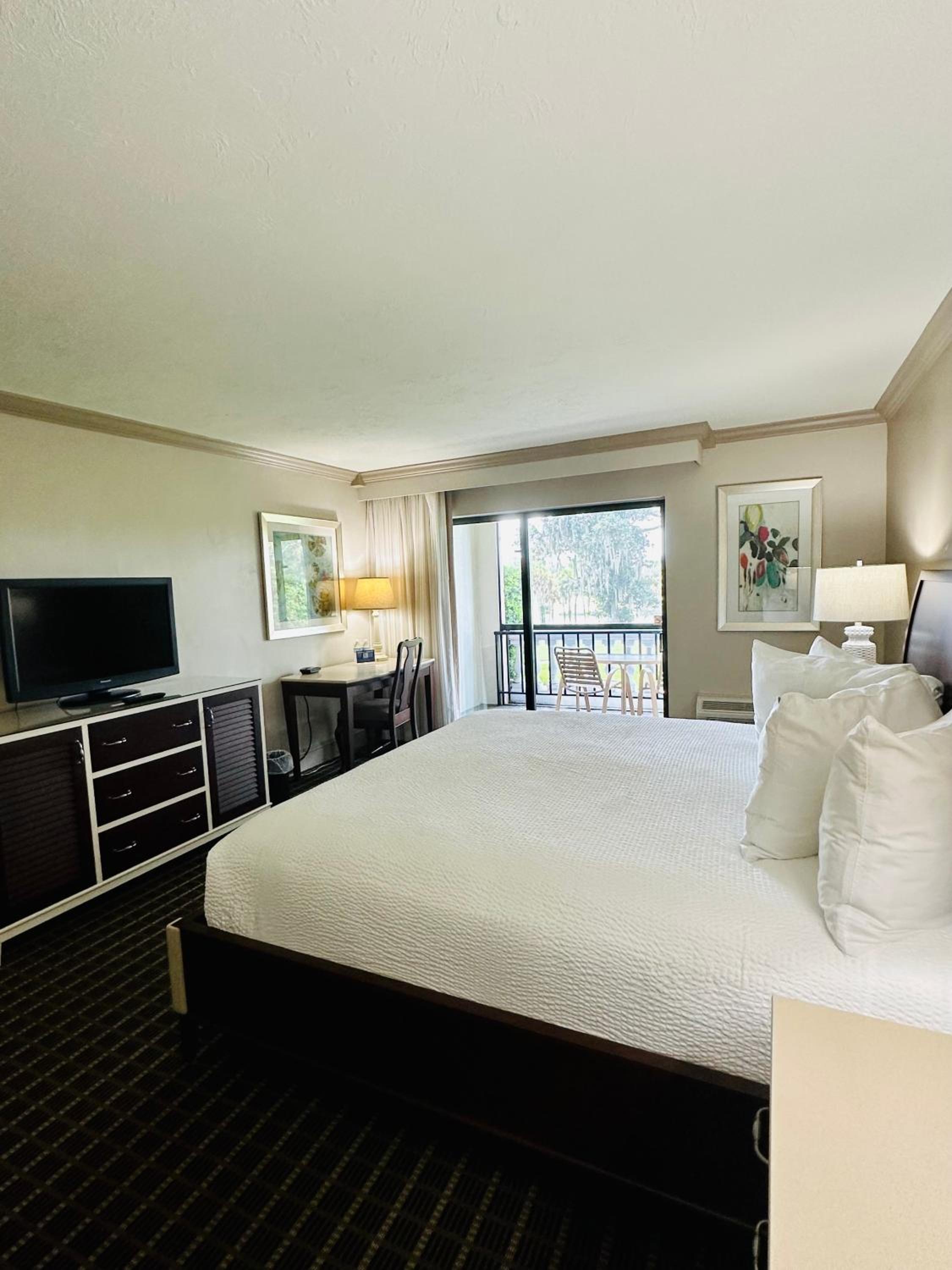 Superior King Room - Photo 4
