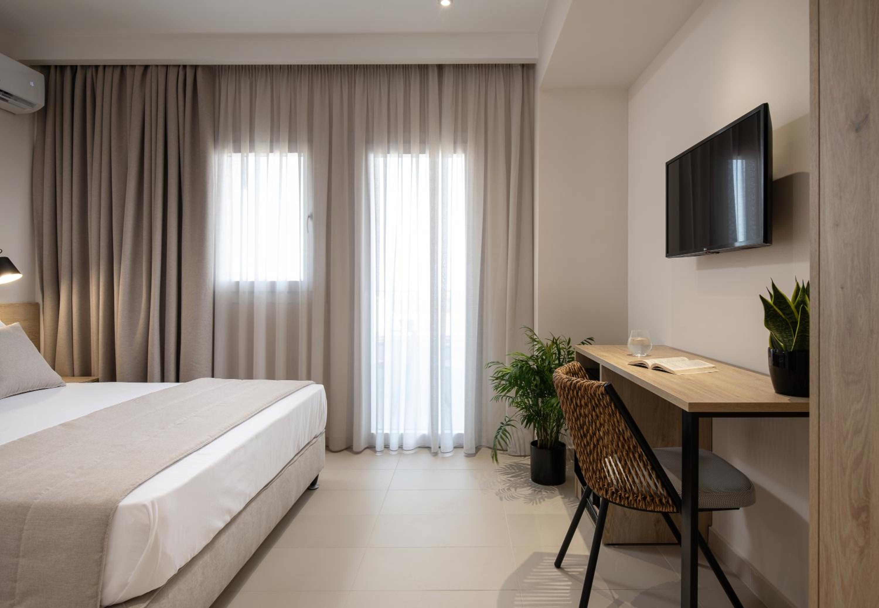 Deluxe Double Room with Sea View photo 3