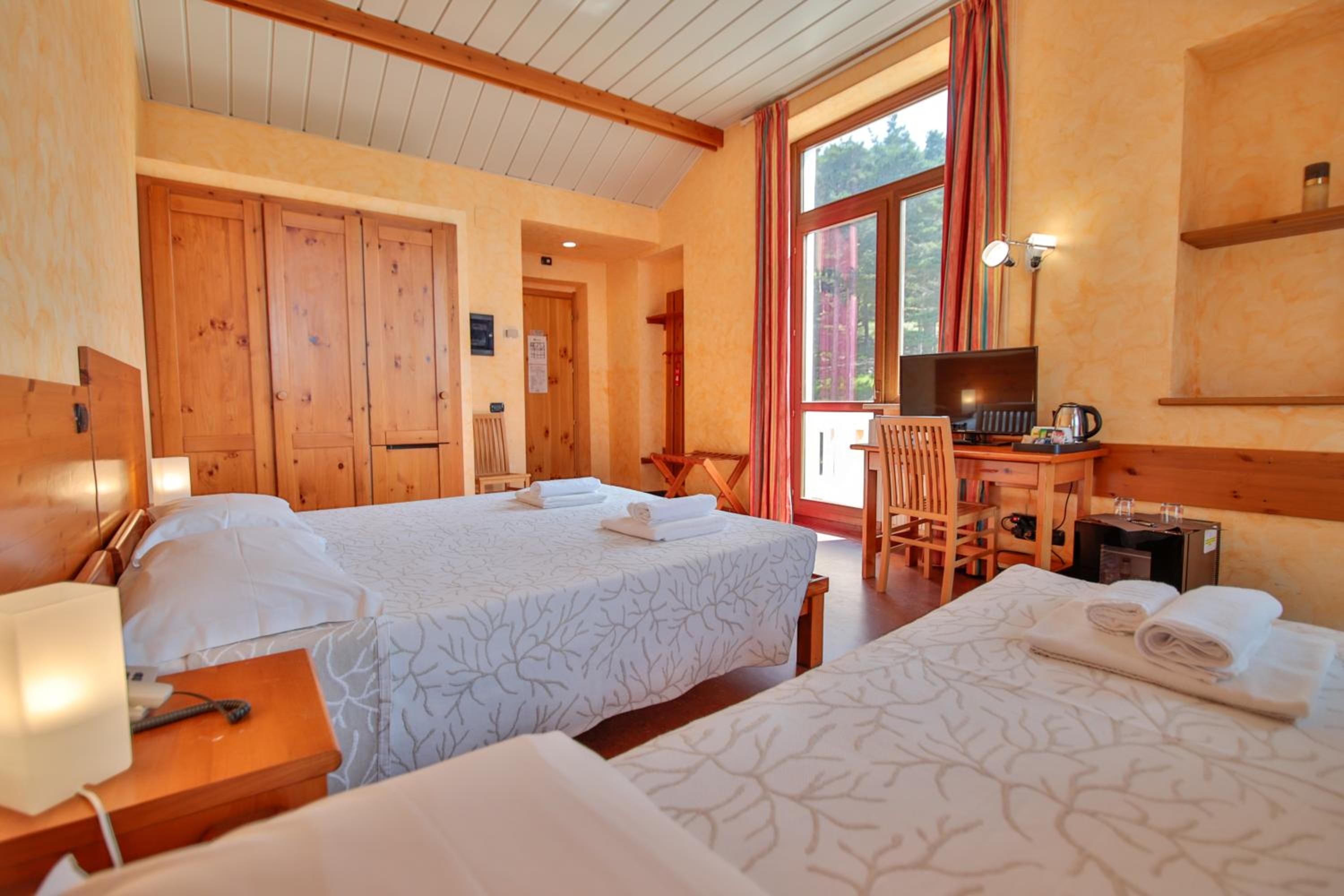 Triple Room with Terrace - Photo 23