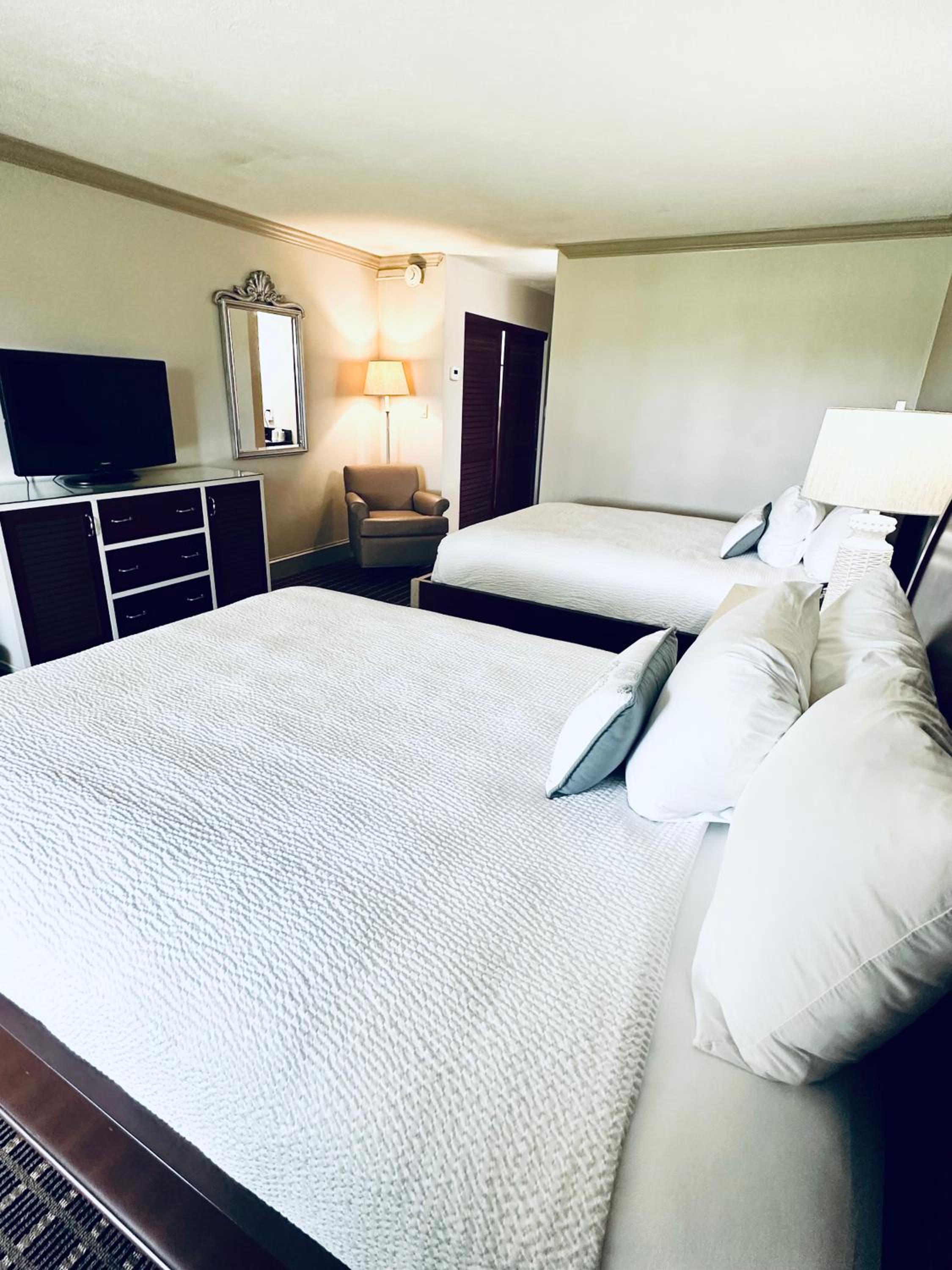 Deluxe Queen Room - Photo 3