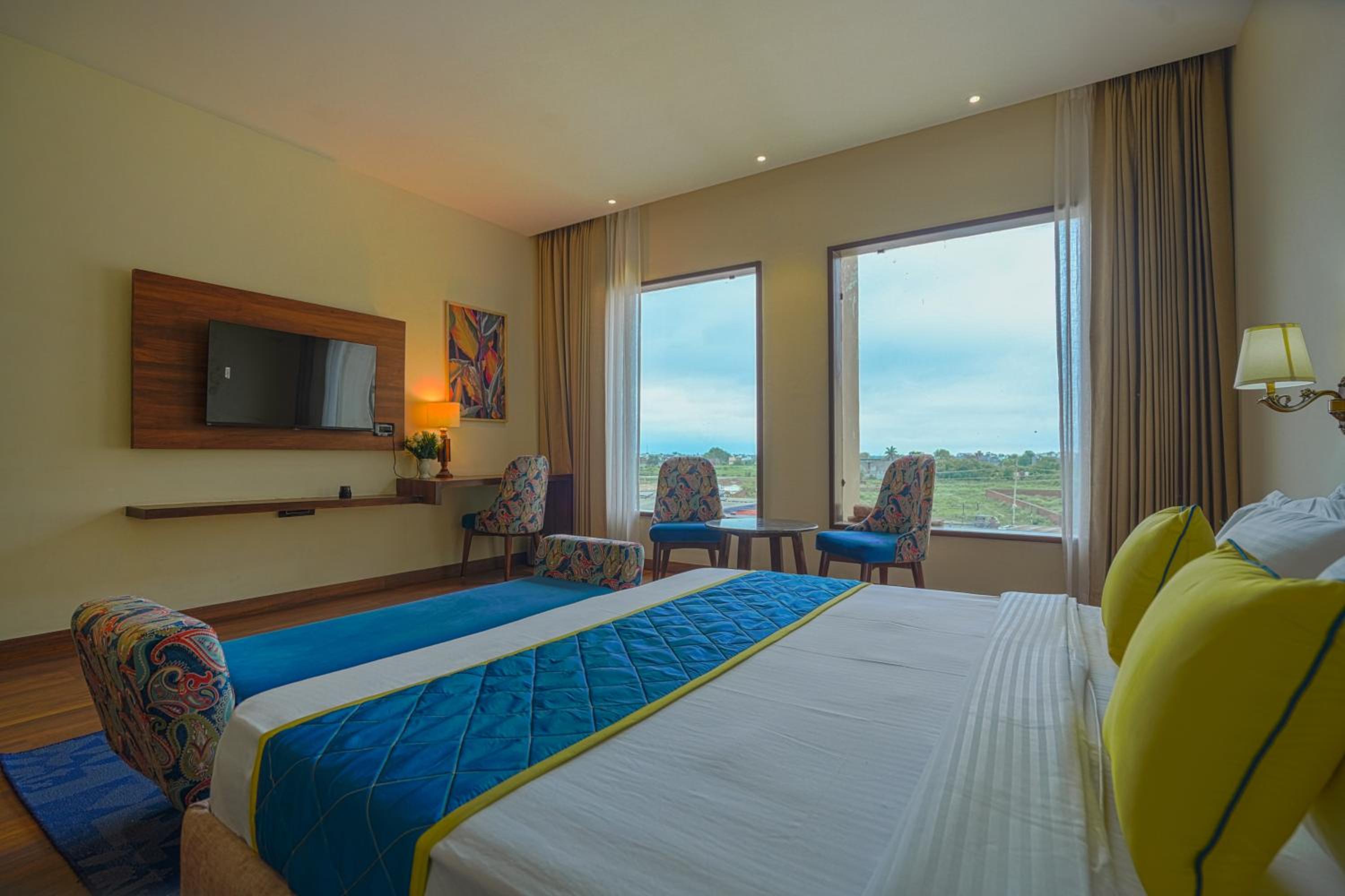 Superior King Room - Photo 20