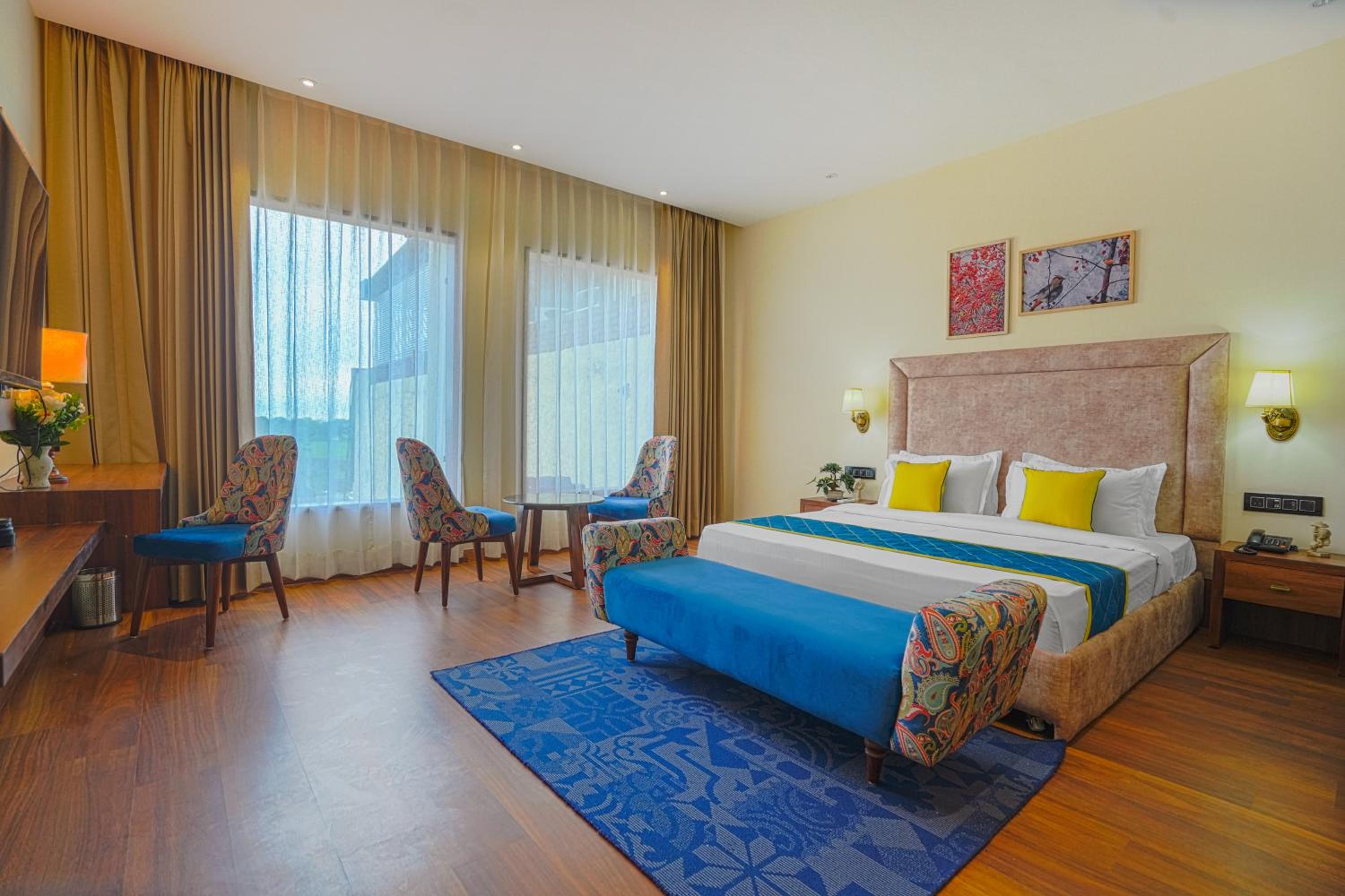Superior King Room - Photo 12