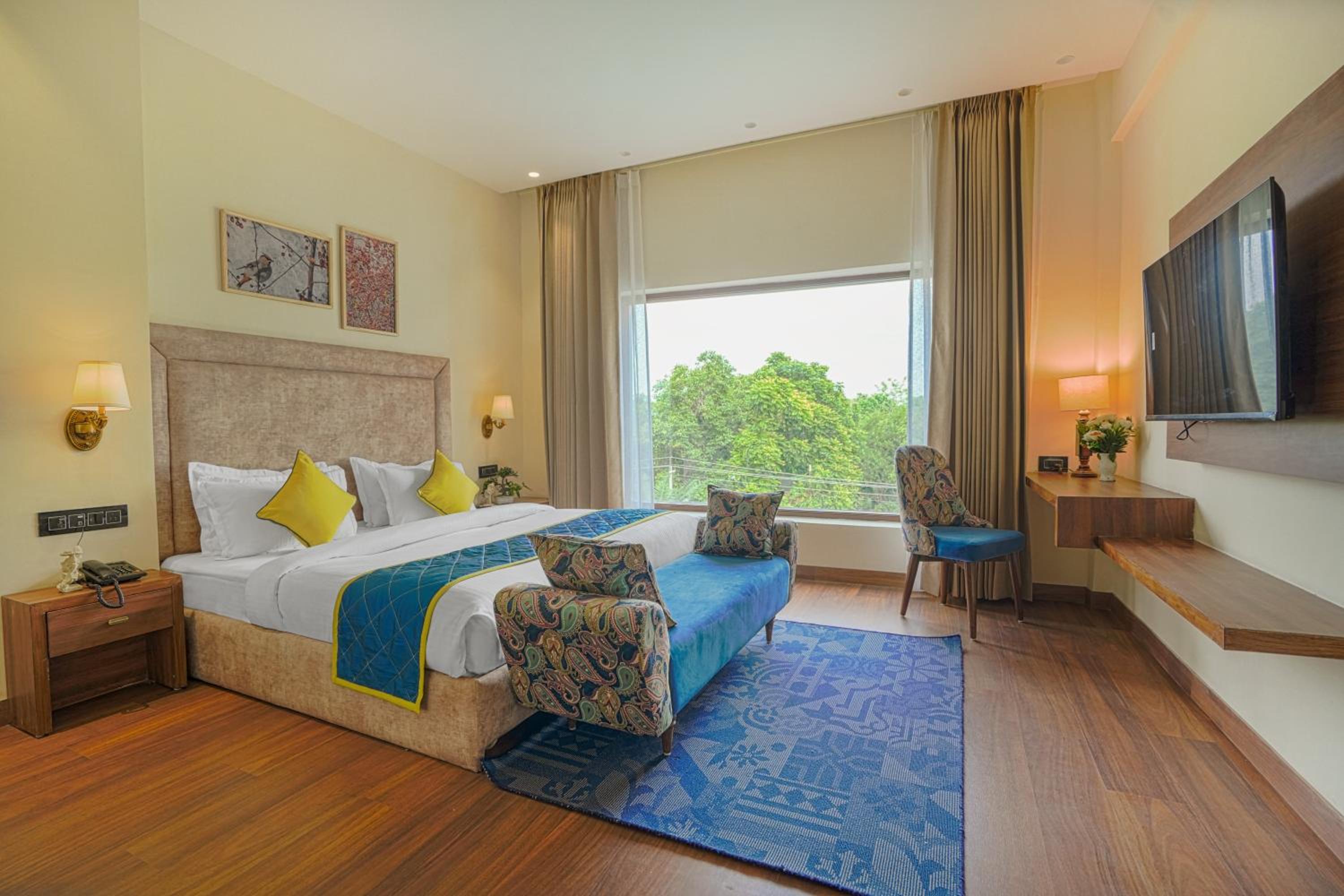Superior King Room - Photo 1