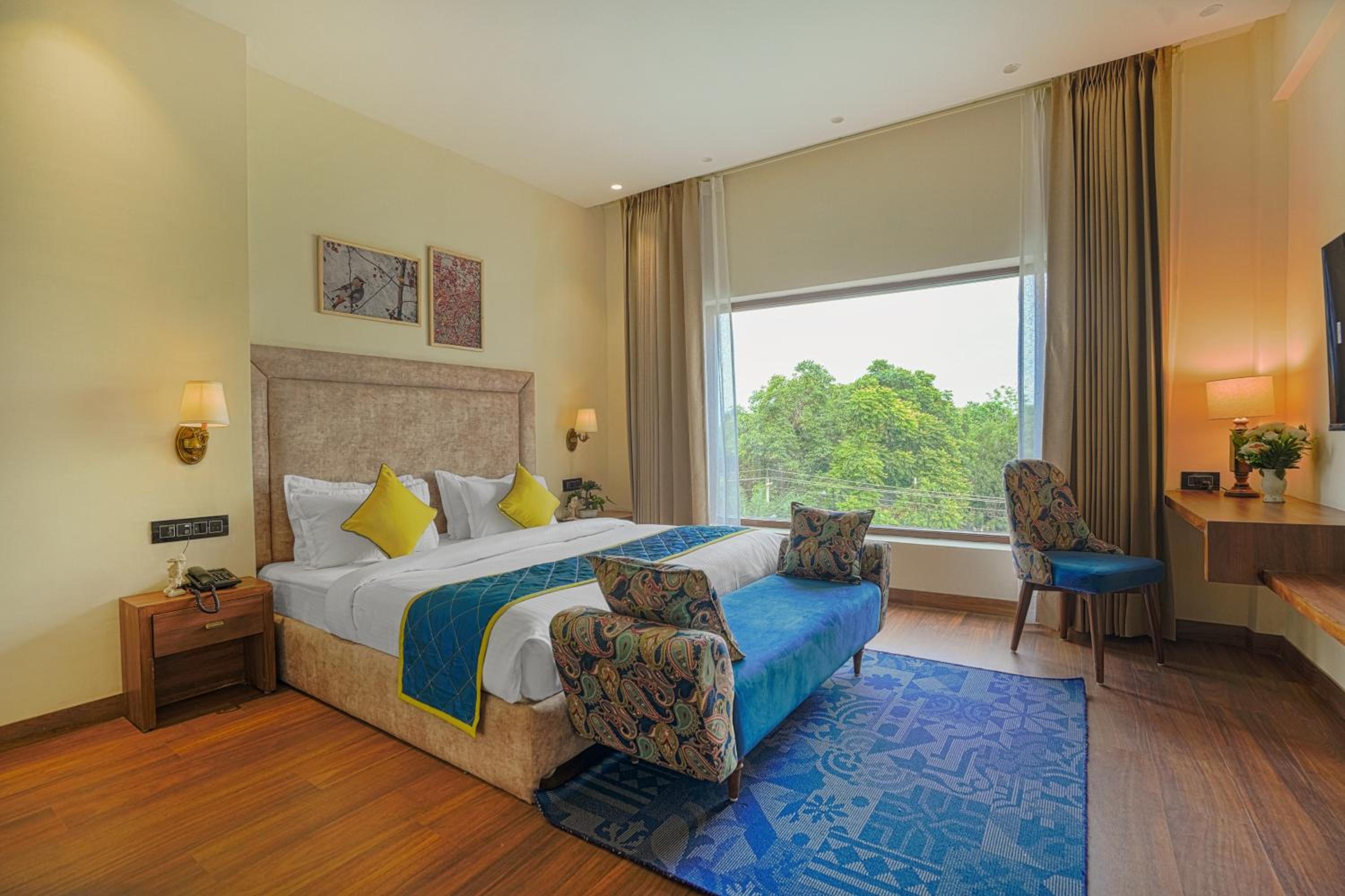 Superior King Room - Photo 10