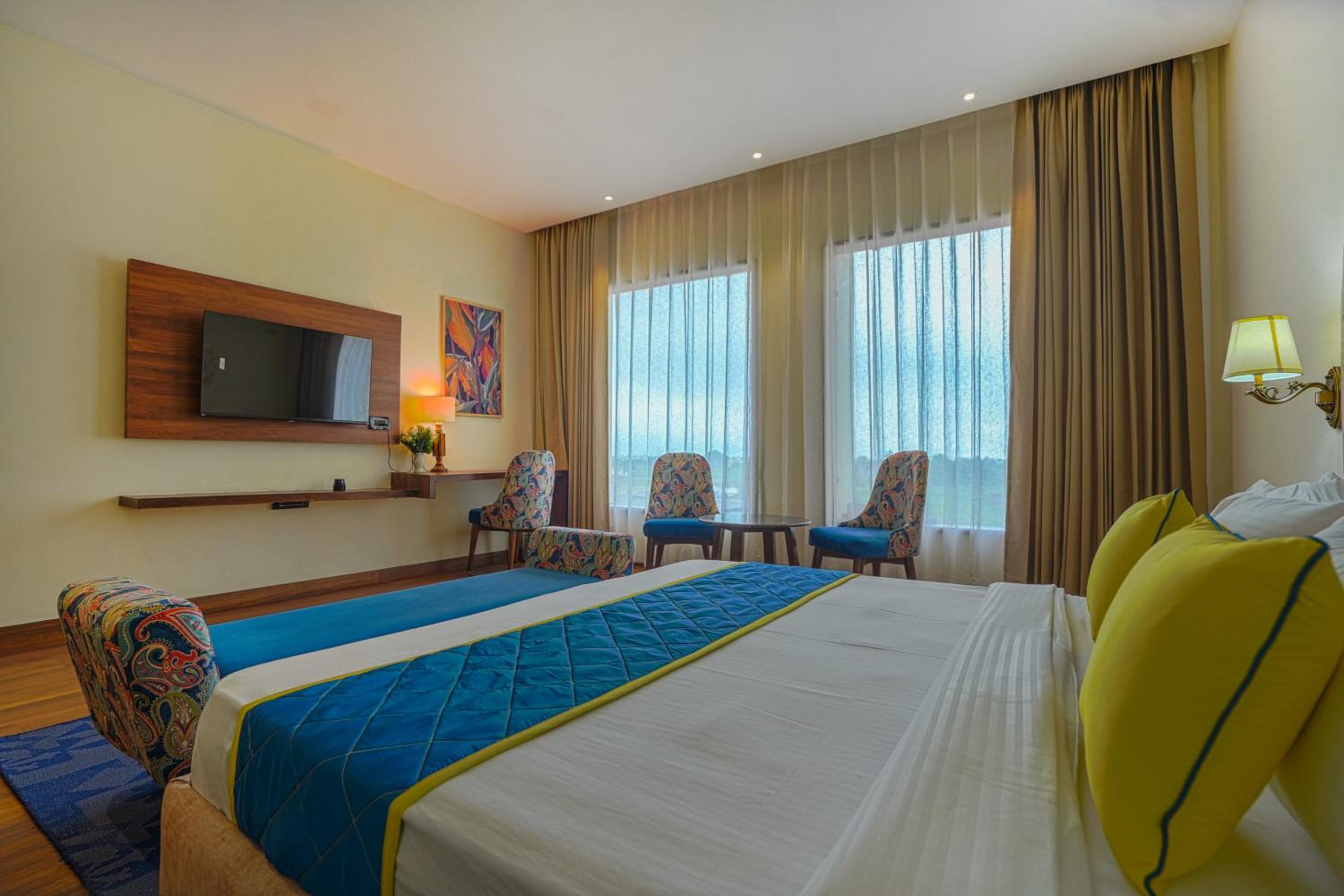 Superior King Room - Photo 8