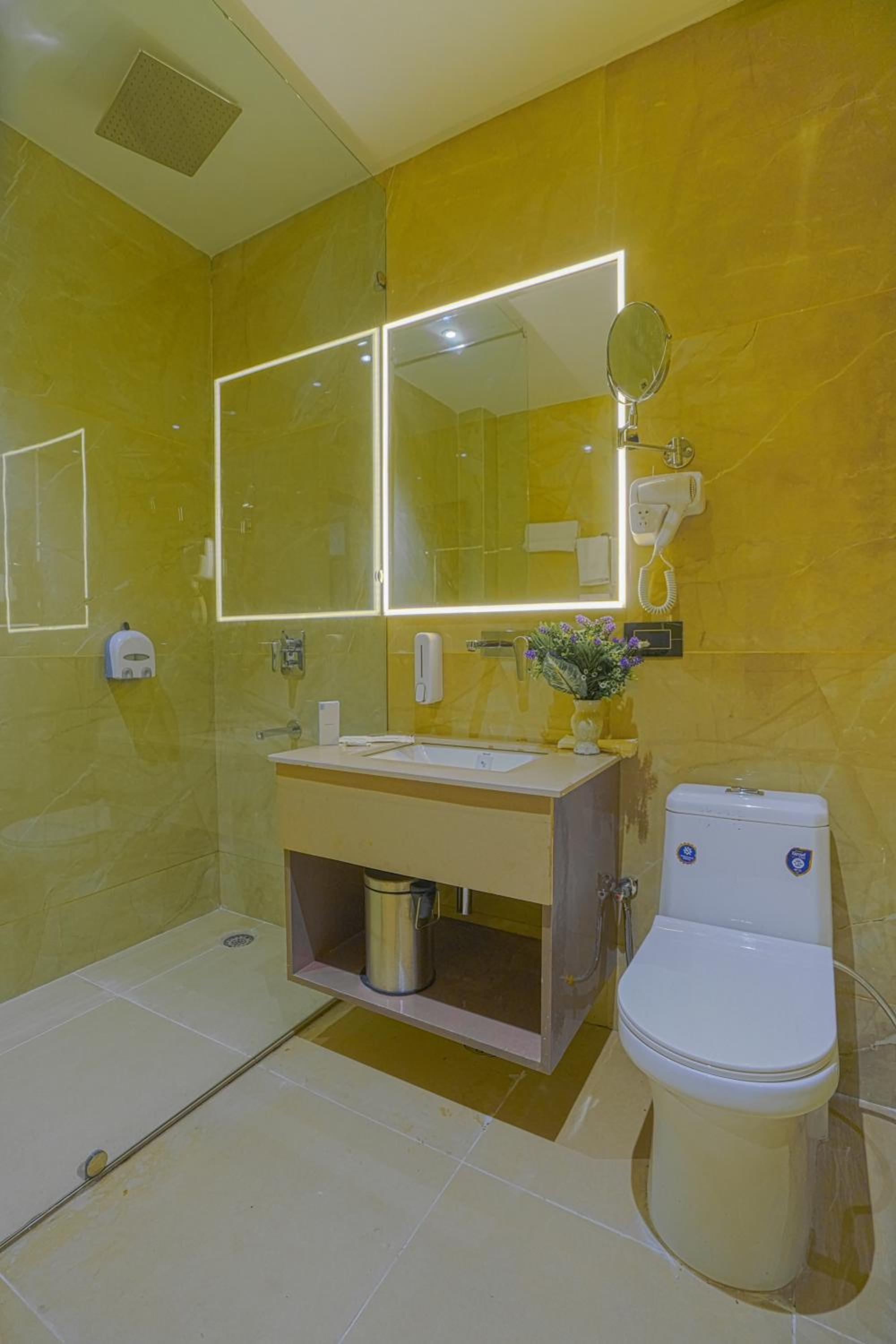 Superior King Room - Photo 2
