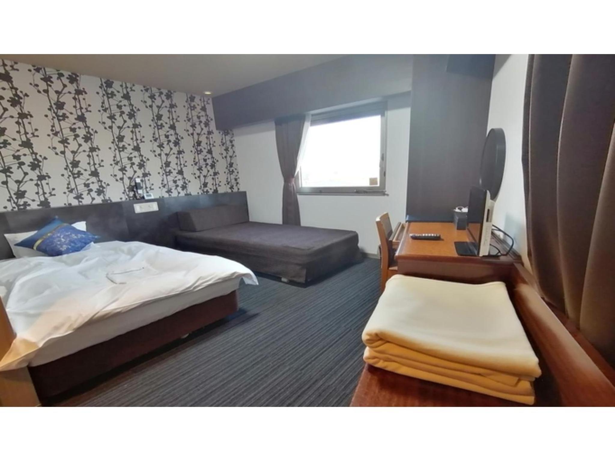 Studio - Photo 1
