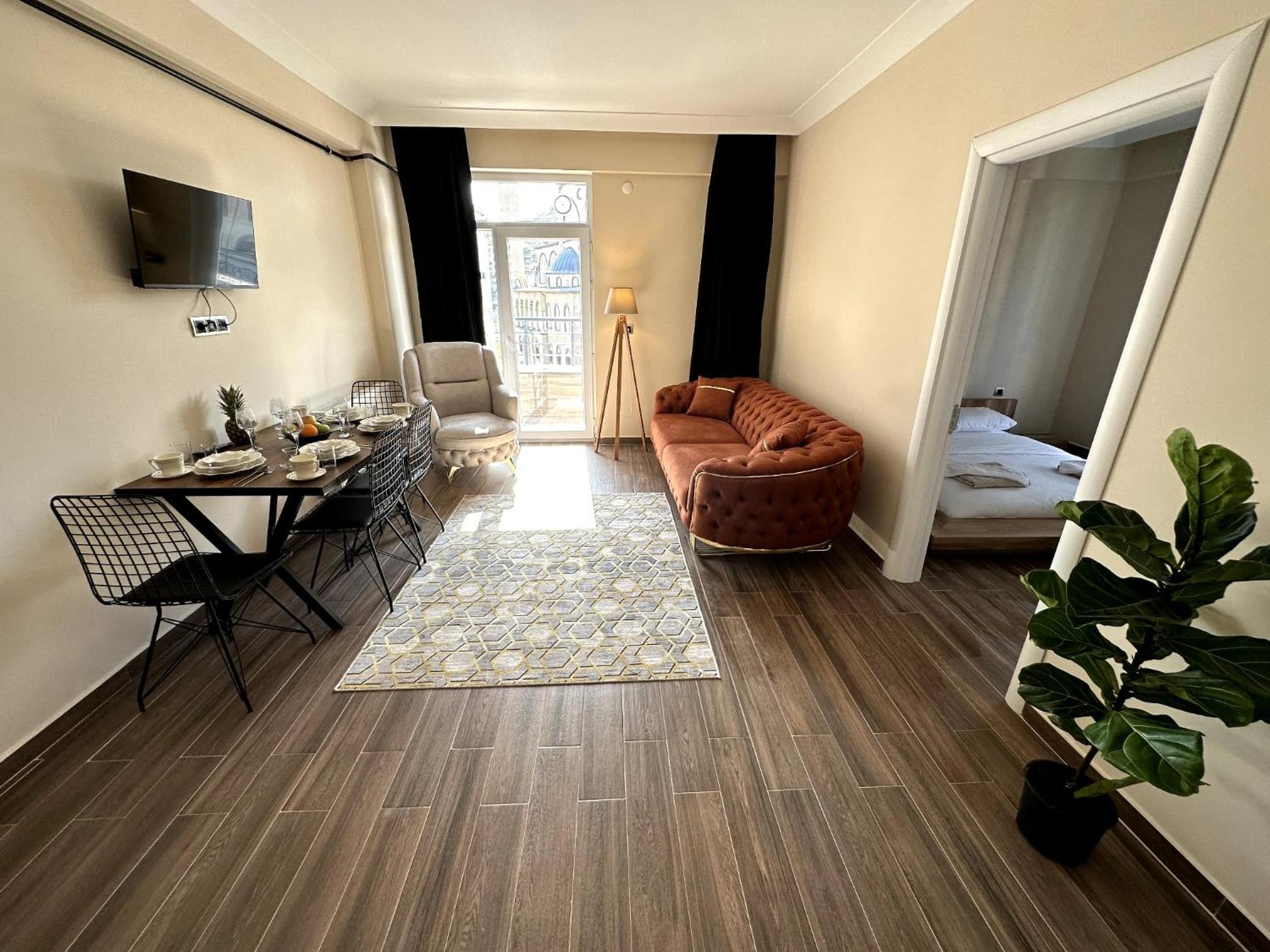 Apartment photo 1