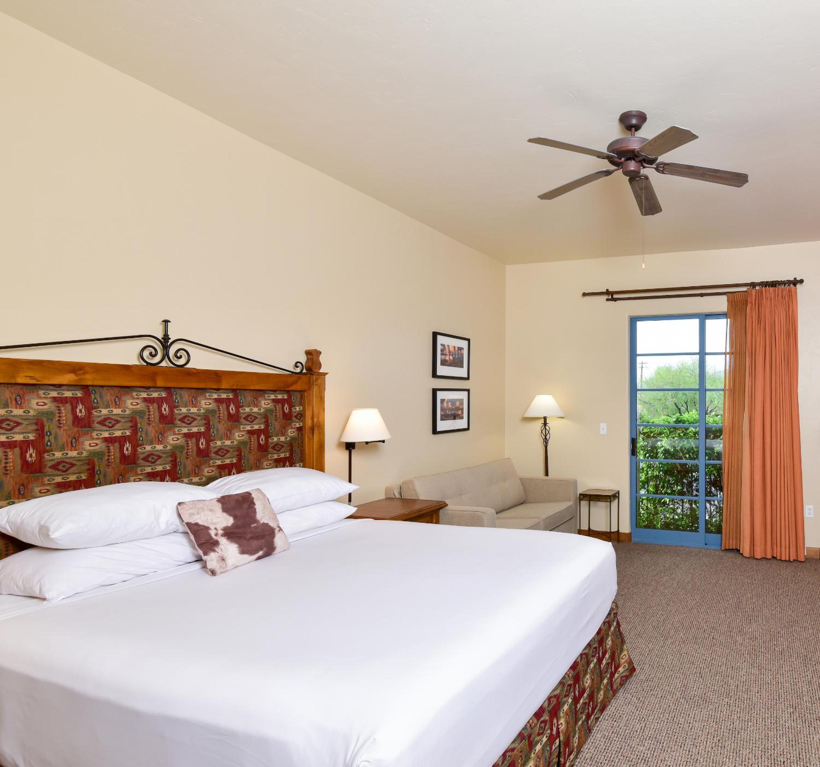 Deluxe King Room - Photo 1