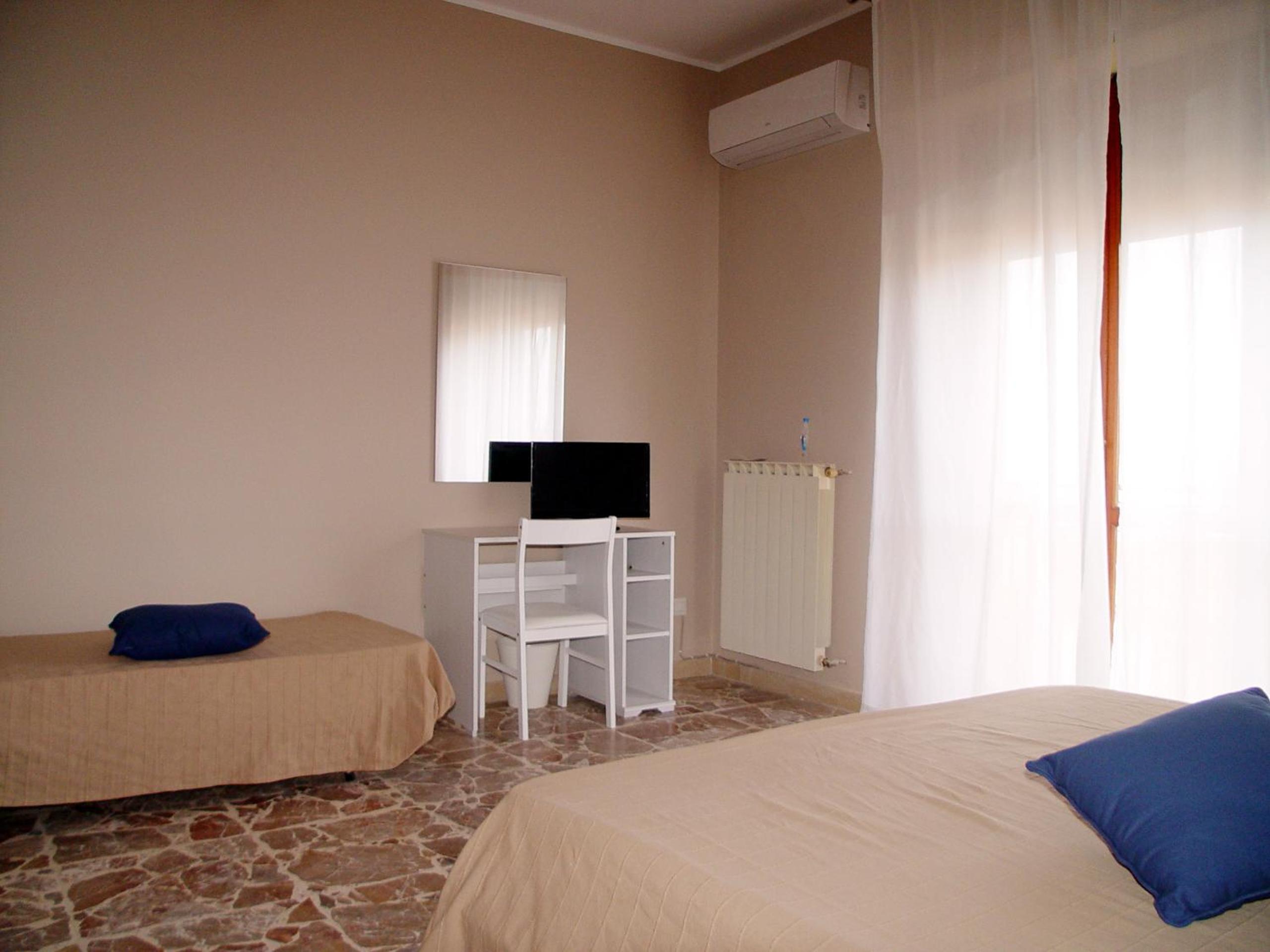 Triple Room with Private External Bathroom photo 2