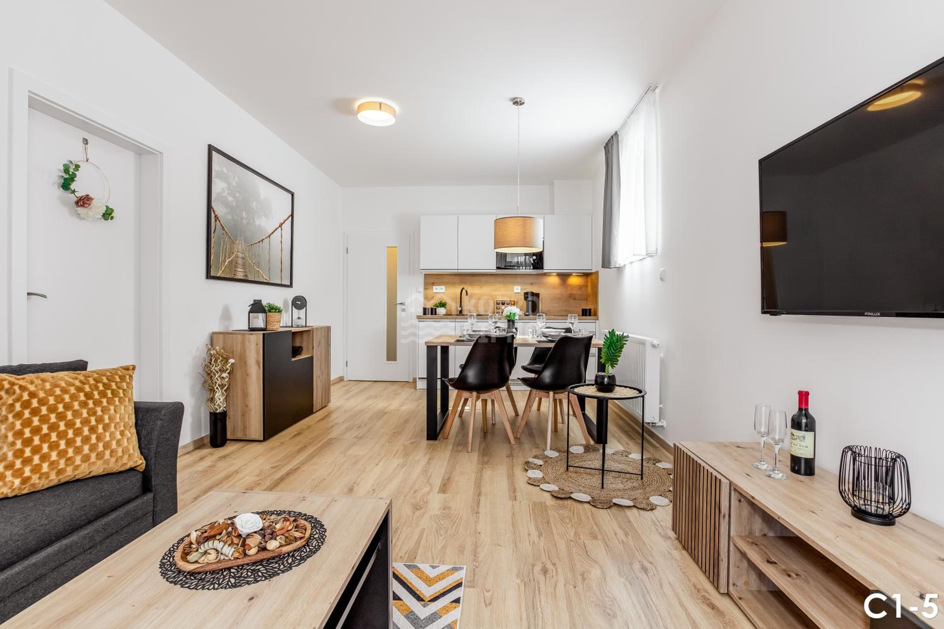 One-Bedroom Apartment