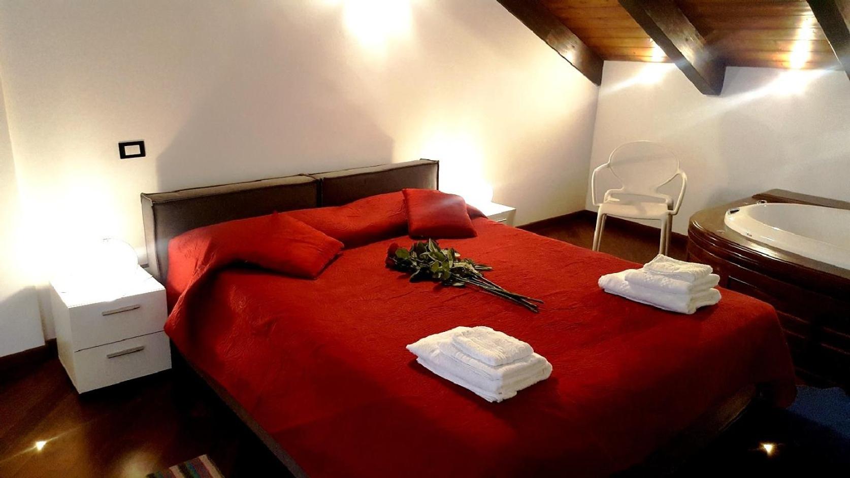 Deluxe Suite with Spa Bath - Photo 1