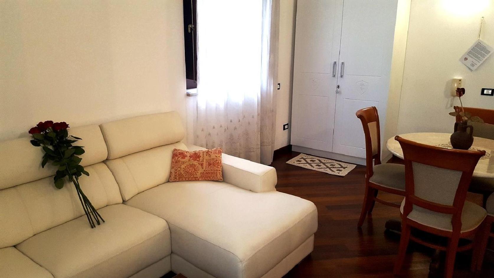 Deluxe Suite with Spa Bath - Photo 7