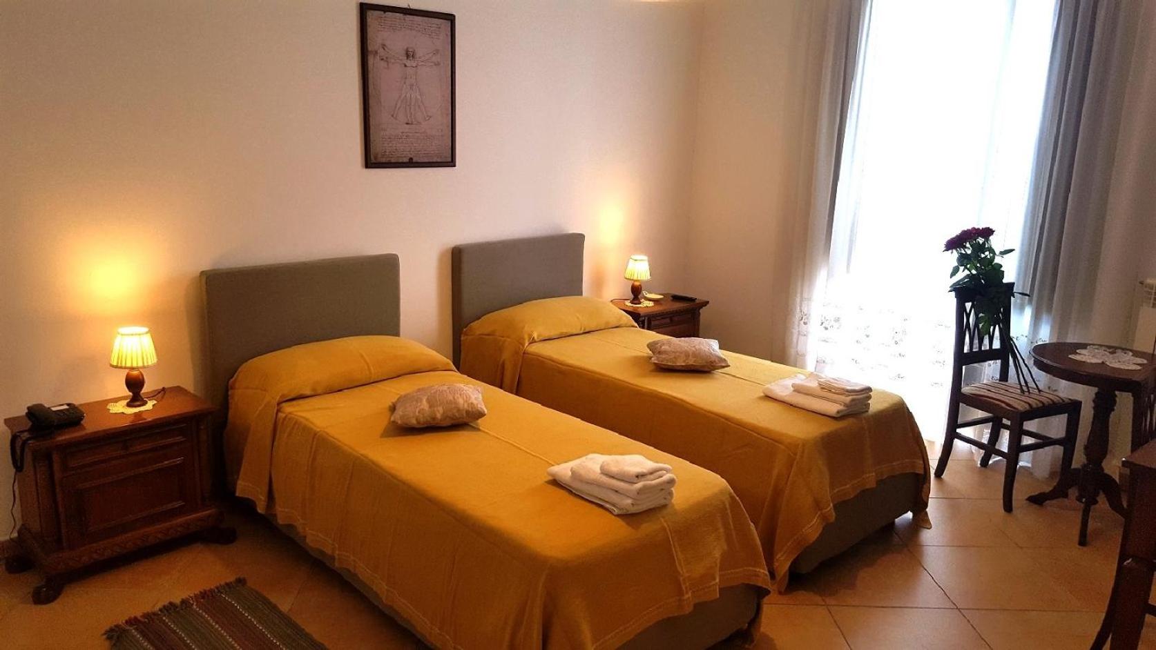 Two-Bedroom Apartment - Photo 2