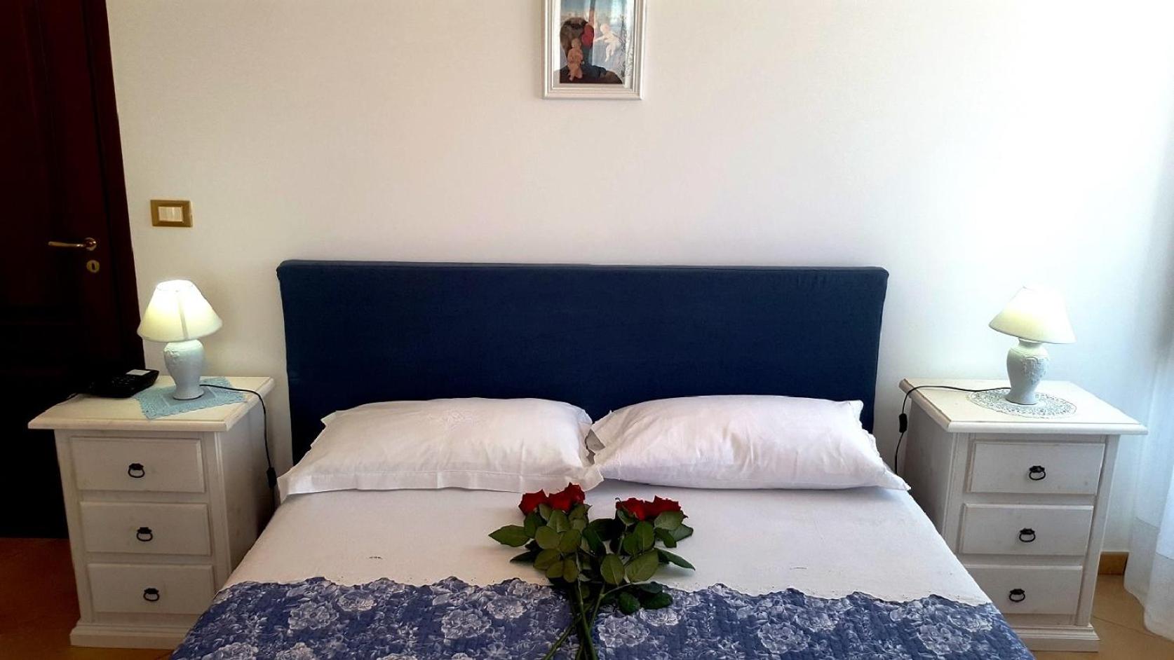 Two-Bedroom Apartment - Photo 8