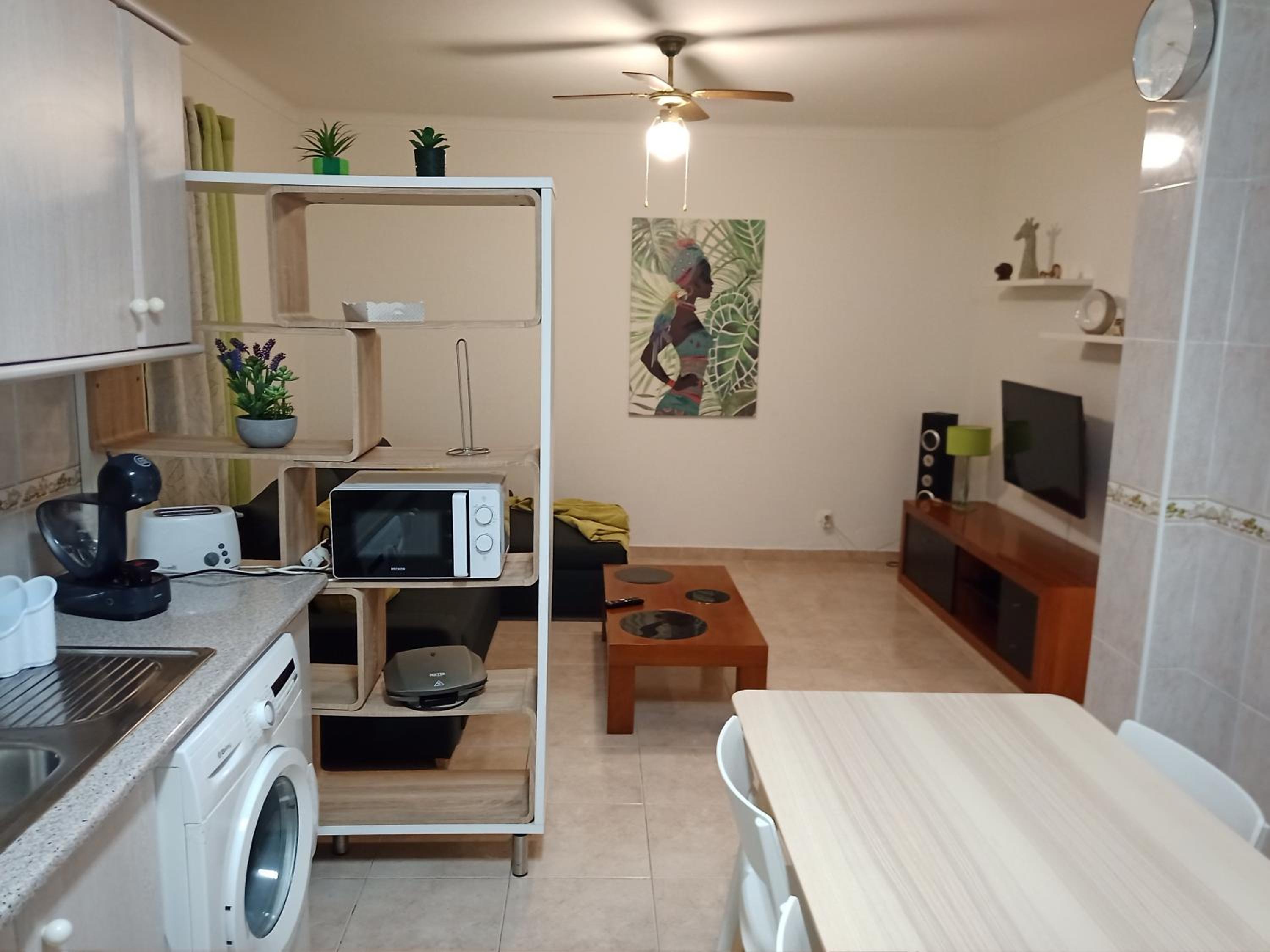 One-Bedroom Apartment photo 1