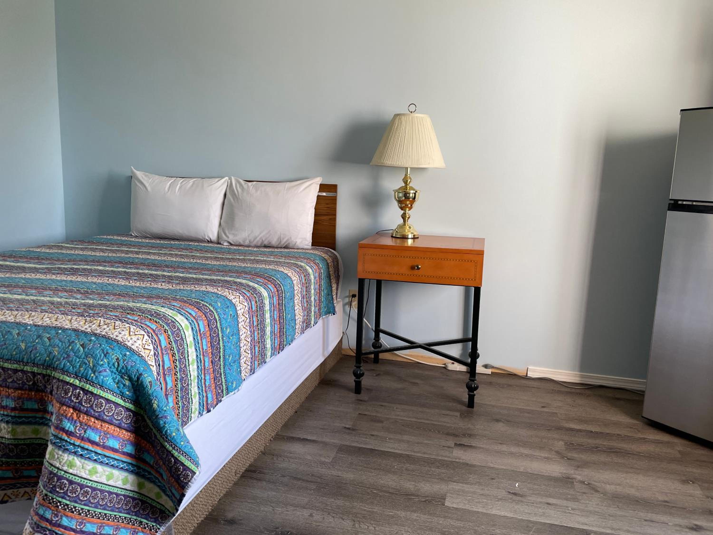 Queen Room photo 2