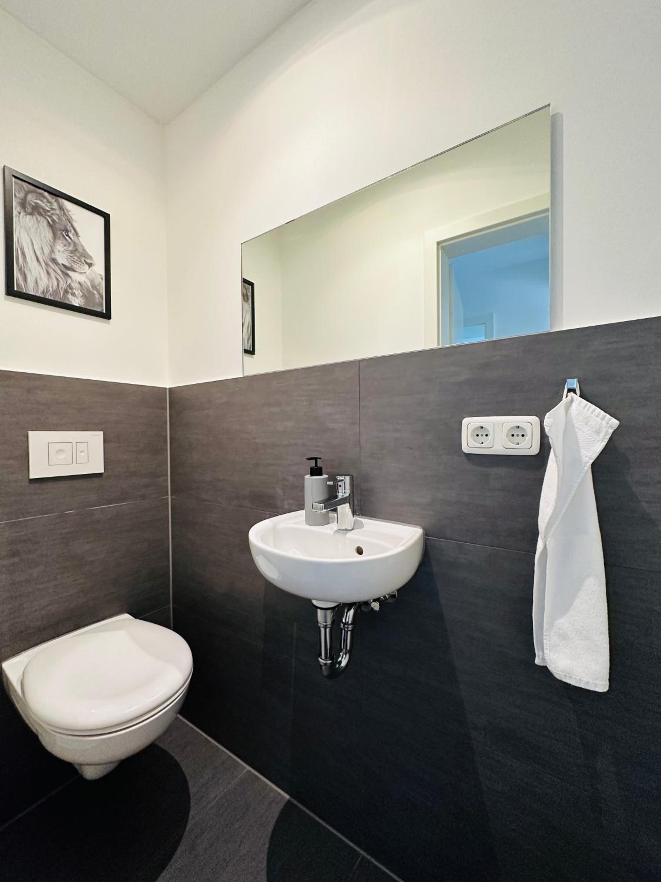 One-Bedroom Apartment - Photo 4