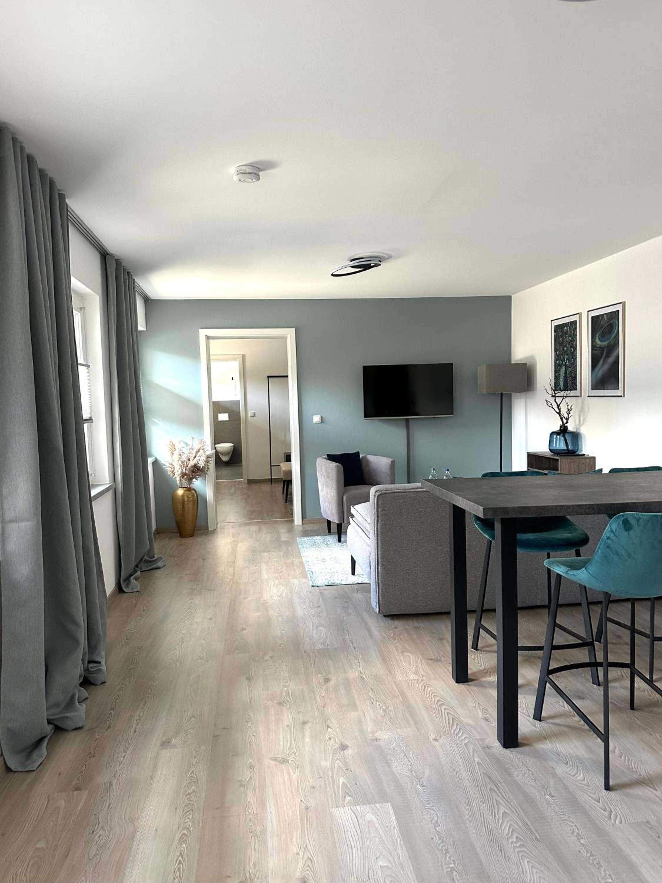 One-Bedroom Apartment - Photo 1