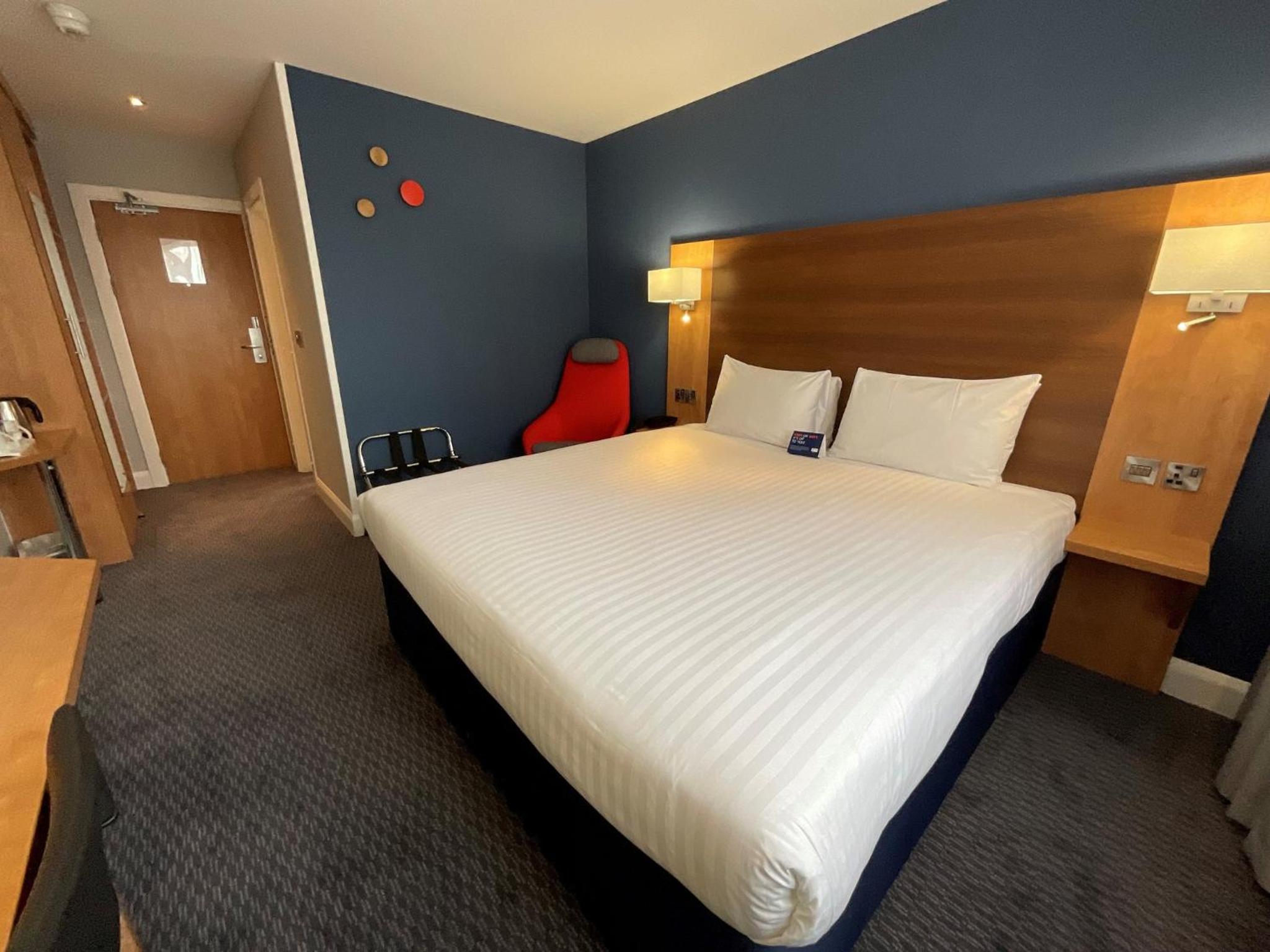 Standard Double Room with Free Hot Breakfast - Photo 2