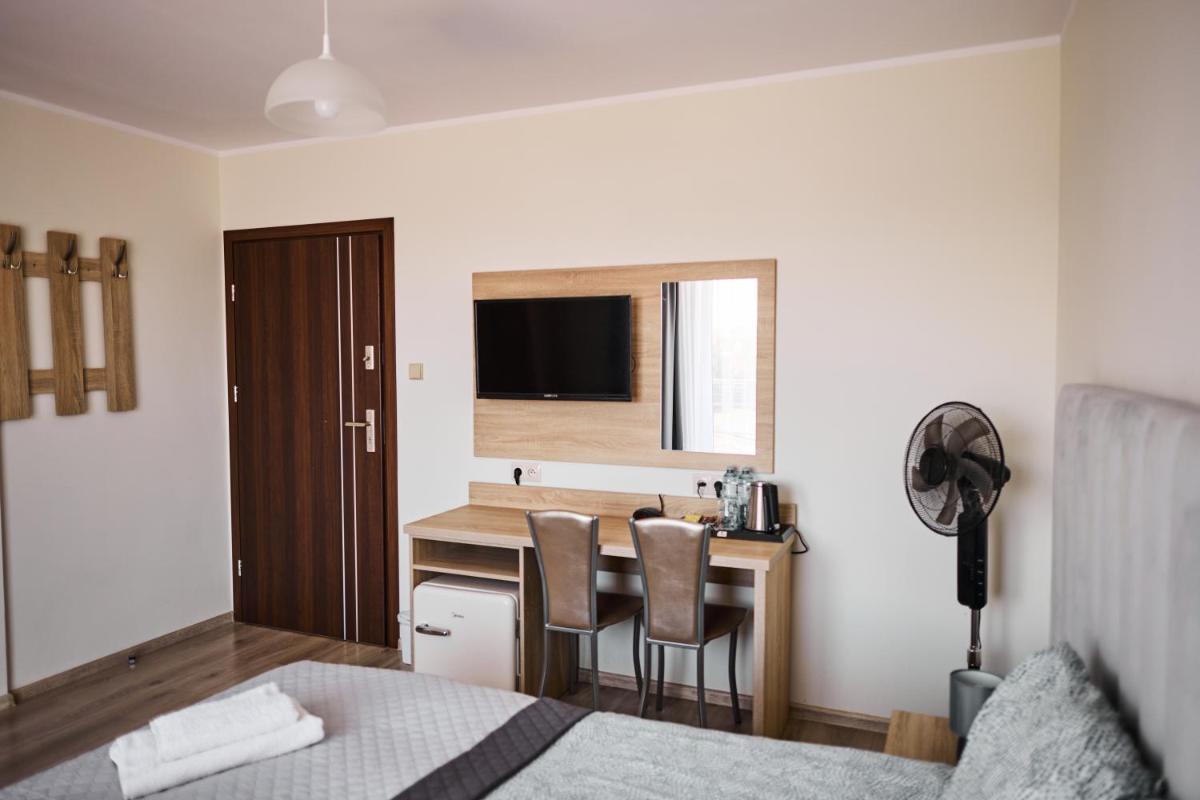 Double Room with Balcony - Photo 1