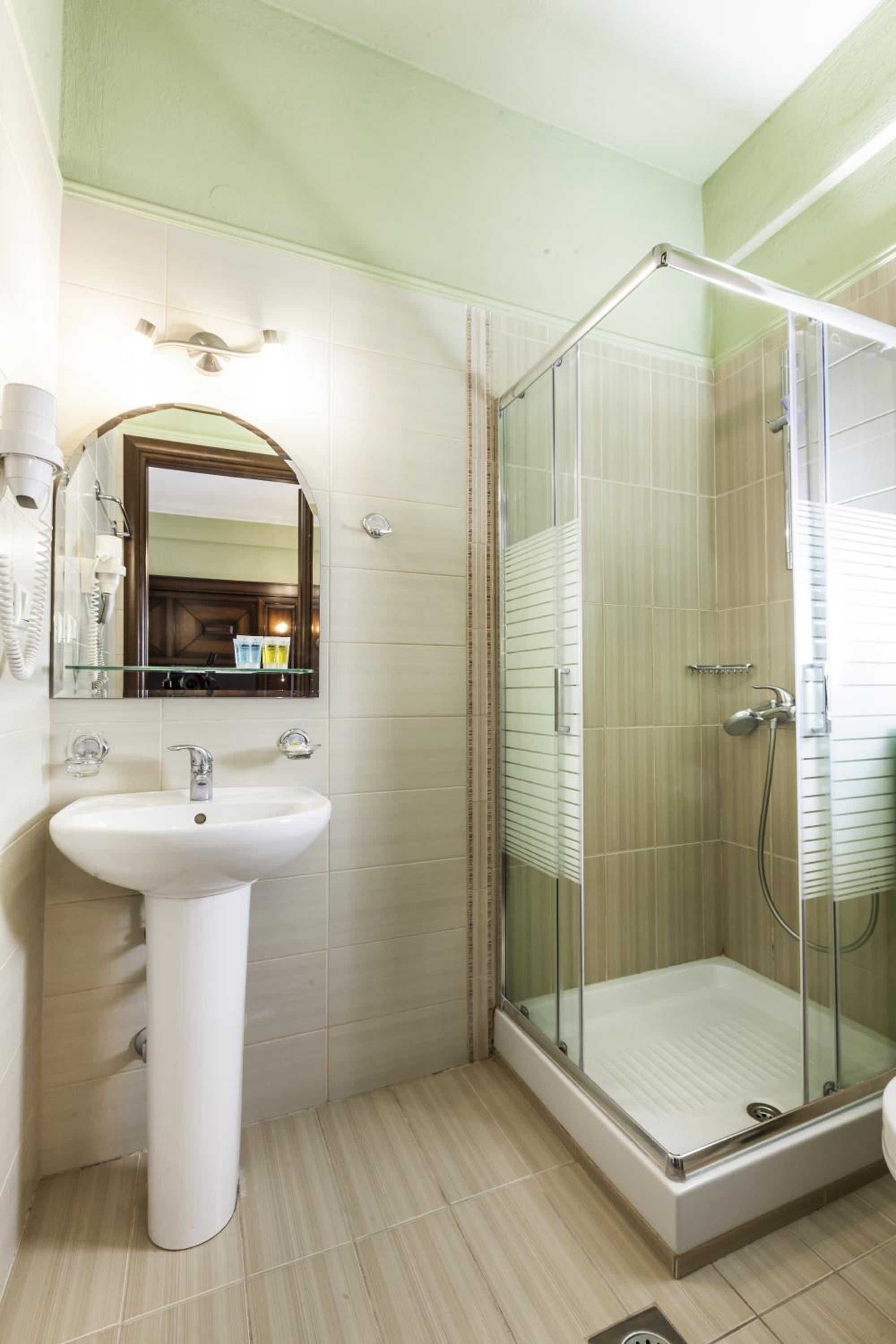 Double or Twin Room with Garden View photo 3