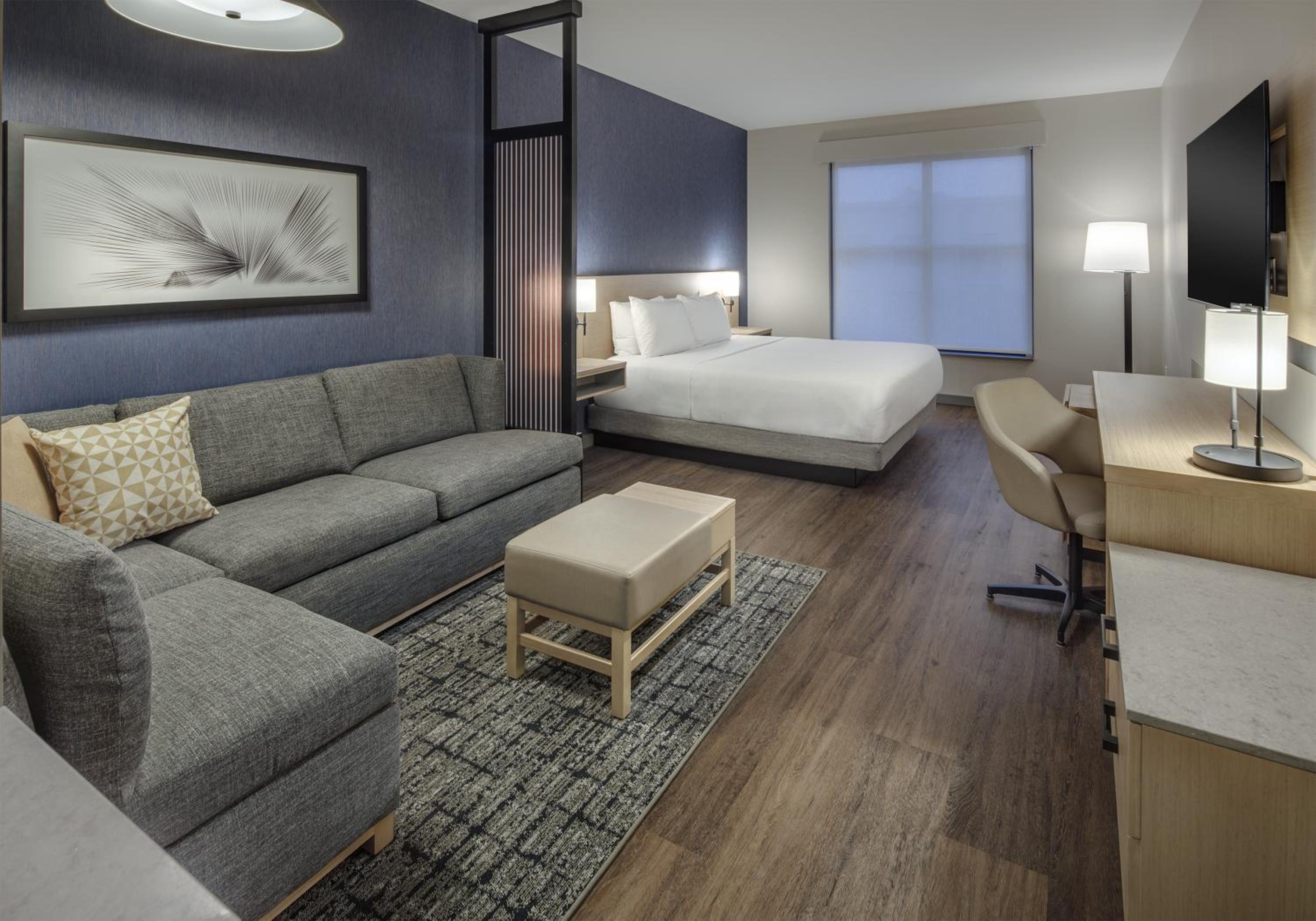 King Room with Sofa Bed and Accessible Tub - Photo 1