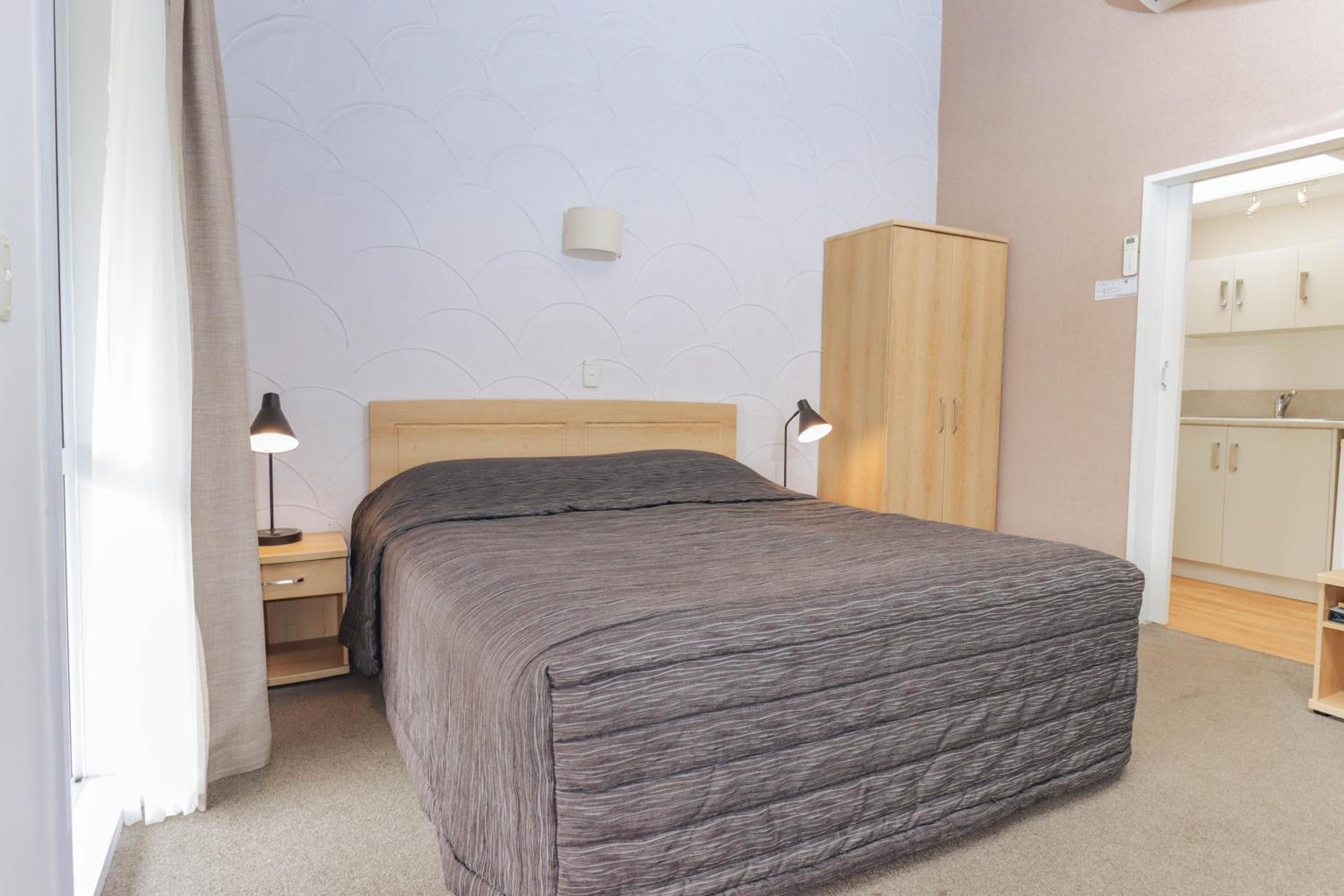 Studio Apartment photo 1