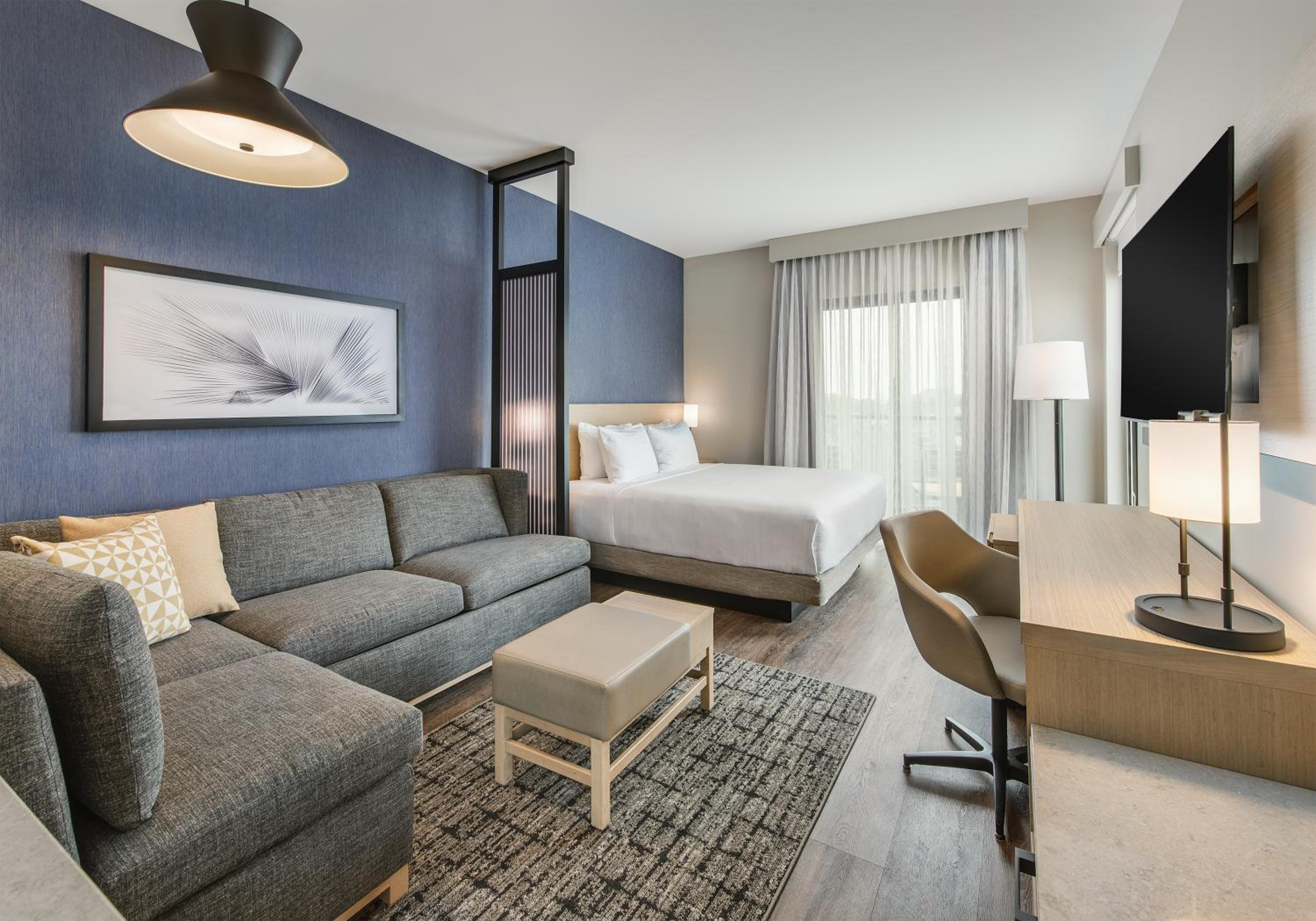 King Room with Balcony and View - Photo 1