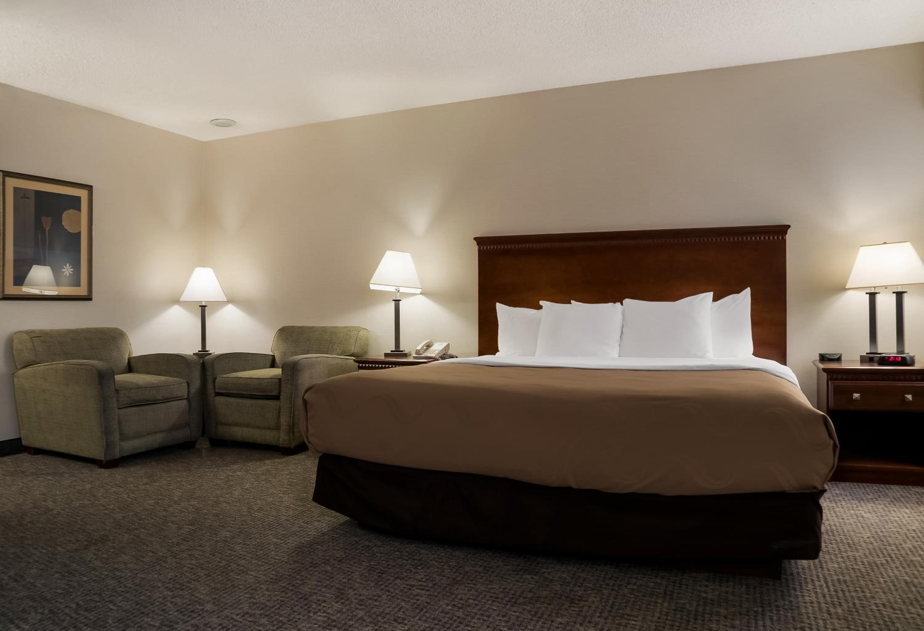King Room - Non Smoking - Photo 4