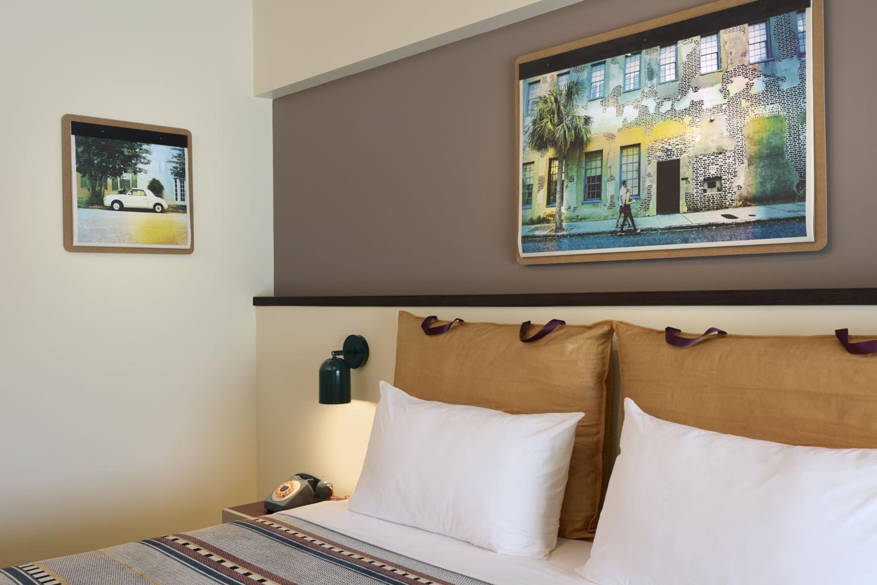 Queen Room with Two Queen Beds and Roll-in Shower - Mobility Accessible photo 3
