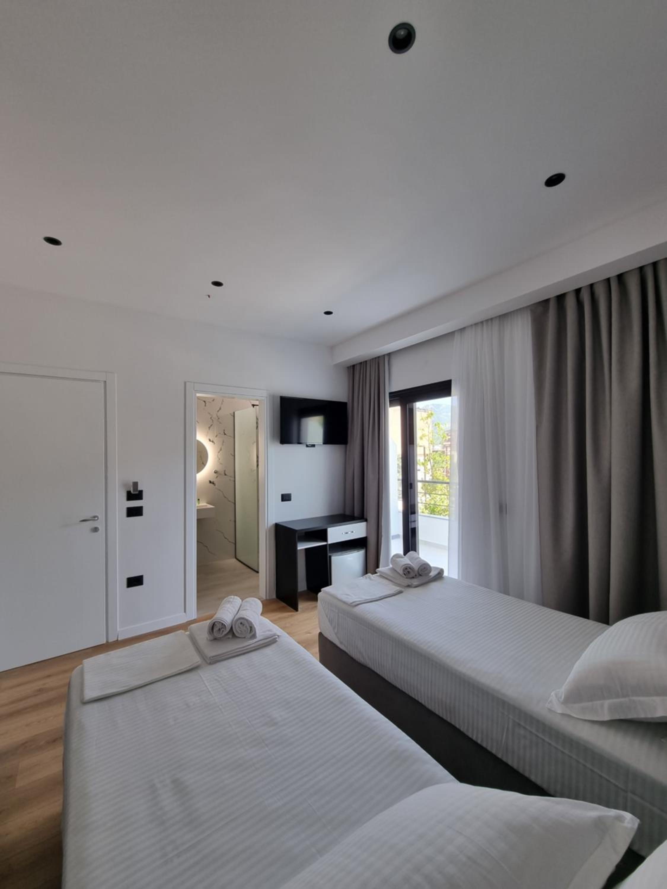 Double Room with Balcony photo 3