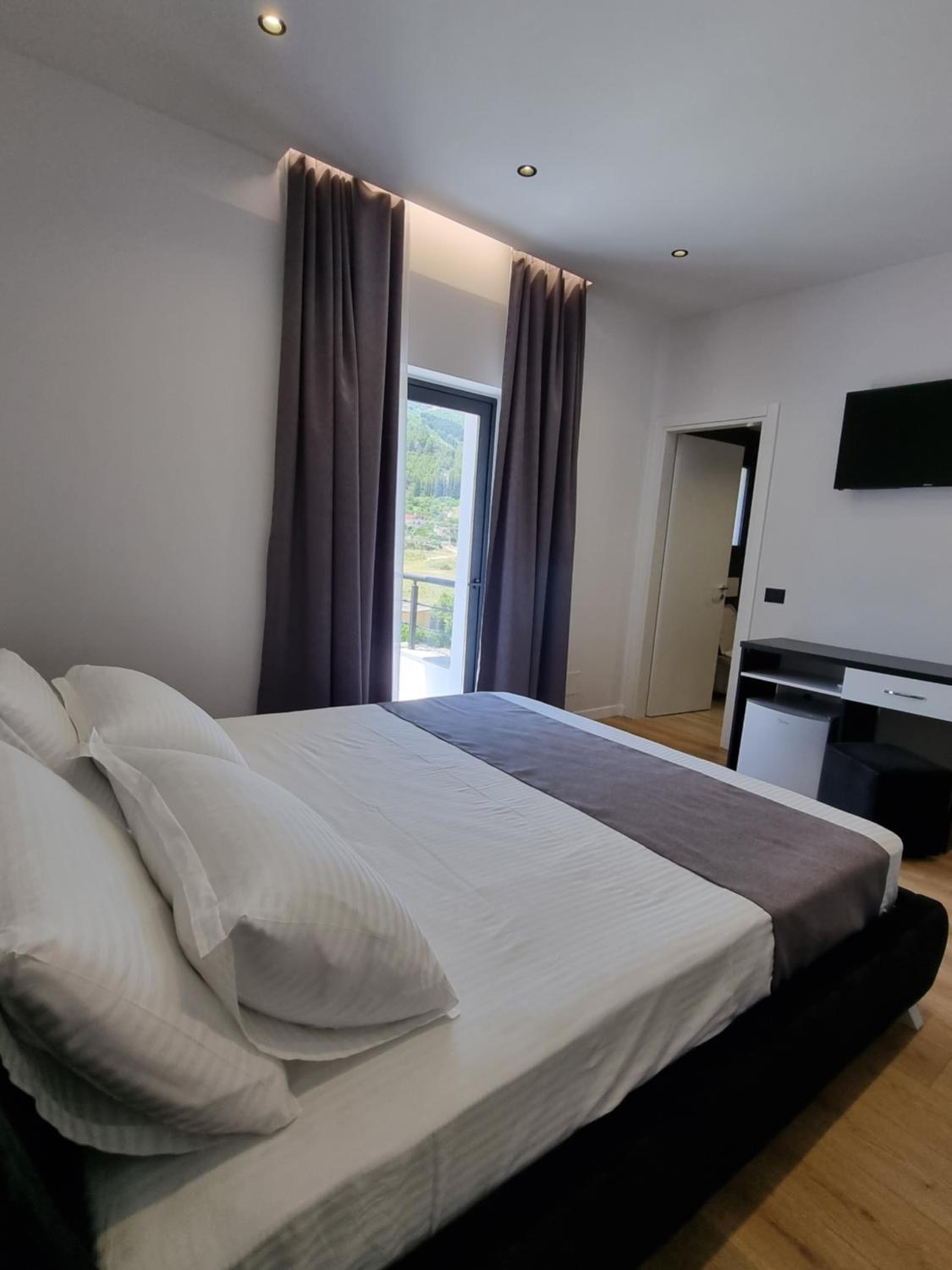 King Room with Mountain View photo 3