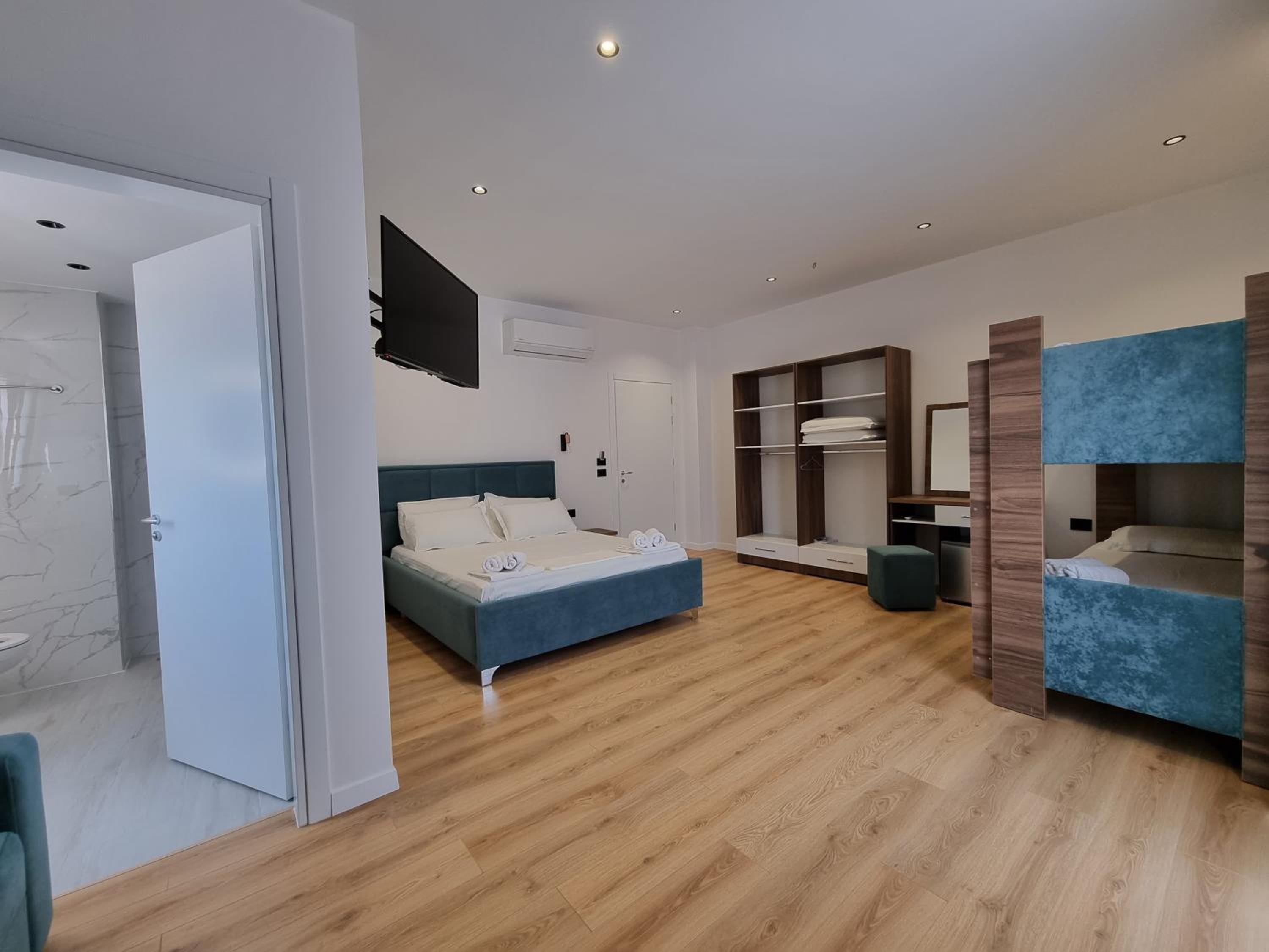Premium Quadruple Room