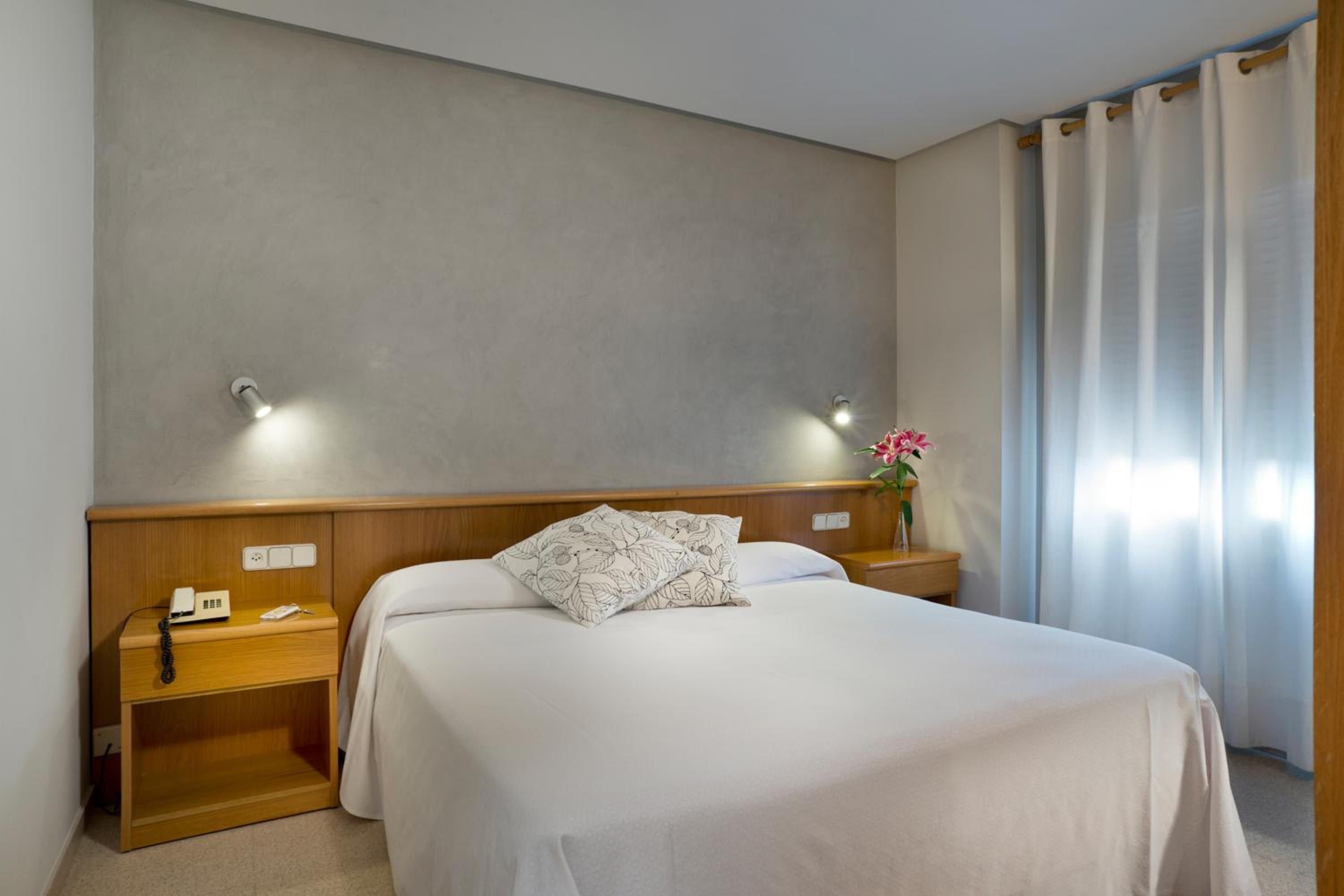 Superior Double or Twin Room - Photo 2