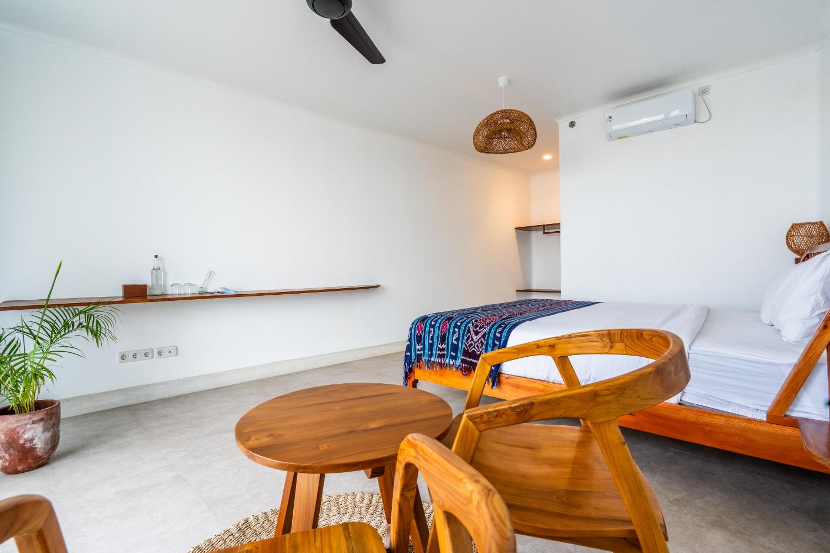 Deluxe Double Room with Sea View - Photo 17