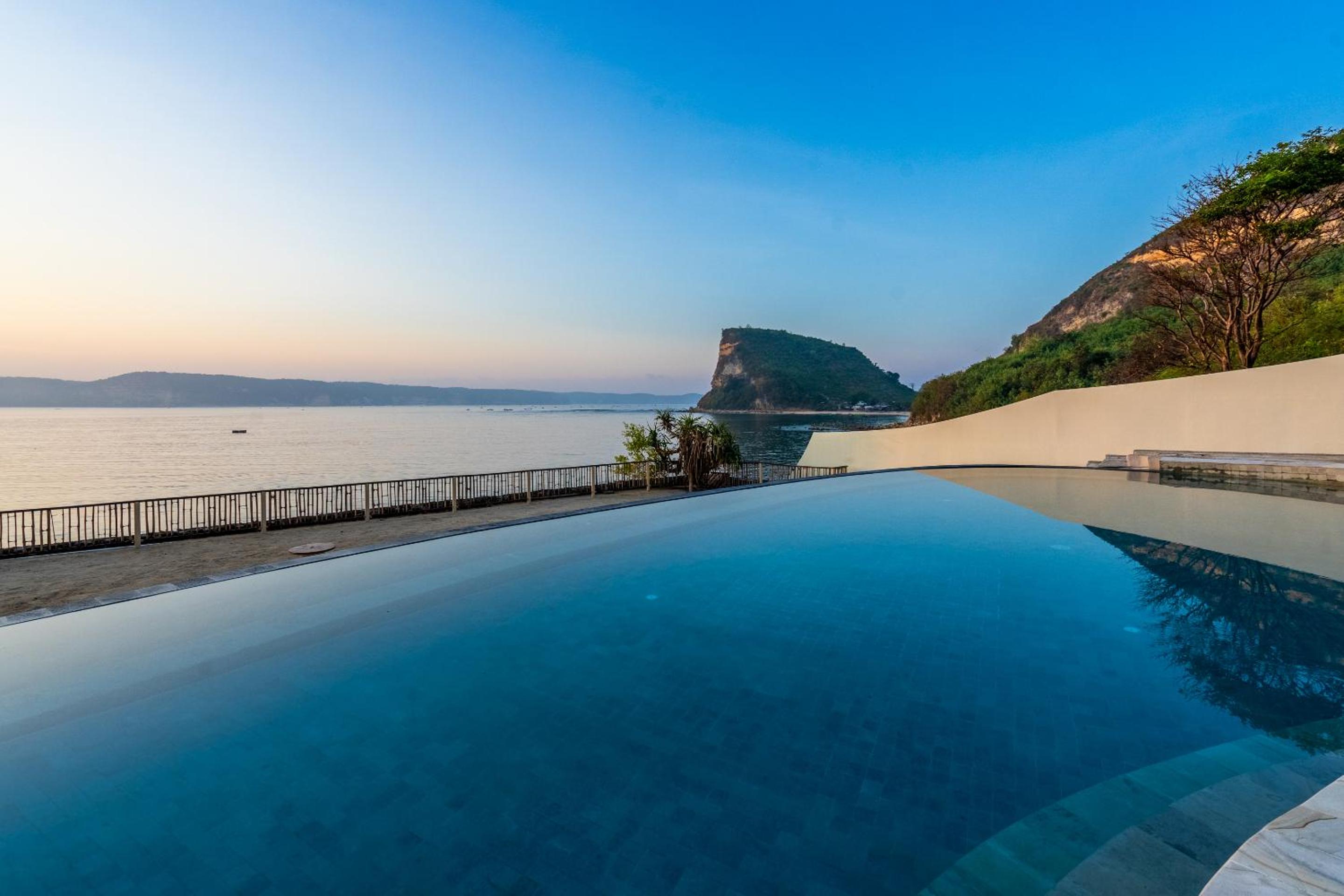 Deluxe Double Room with Sea View - Photo 12