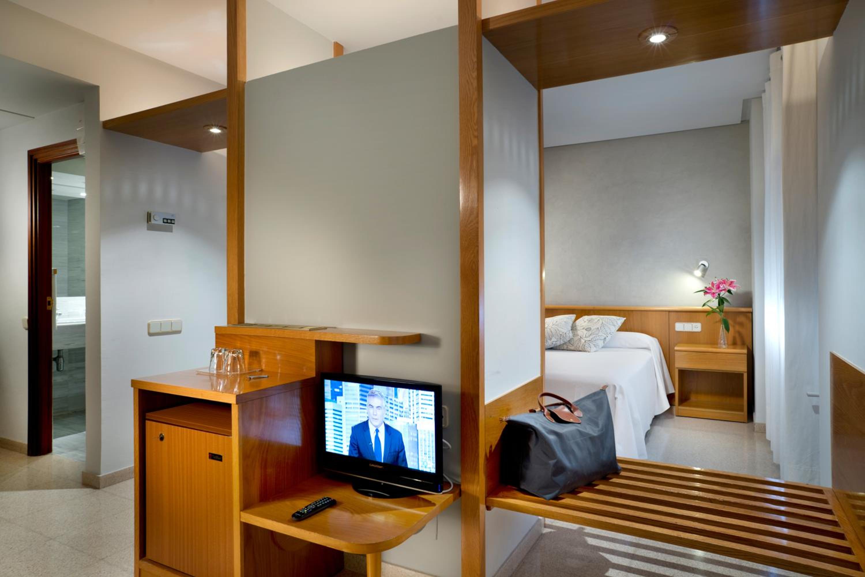 Superior Double or Twin Room - Photo 3