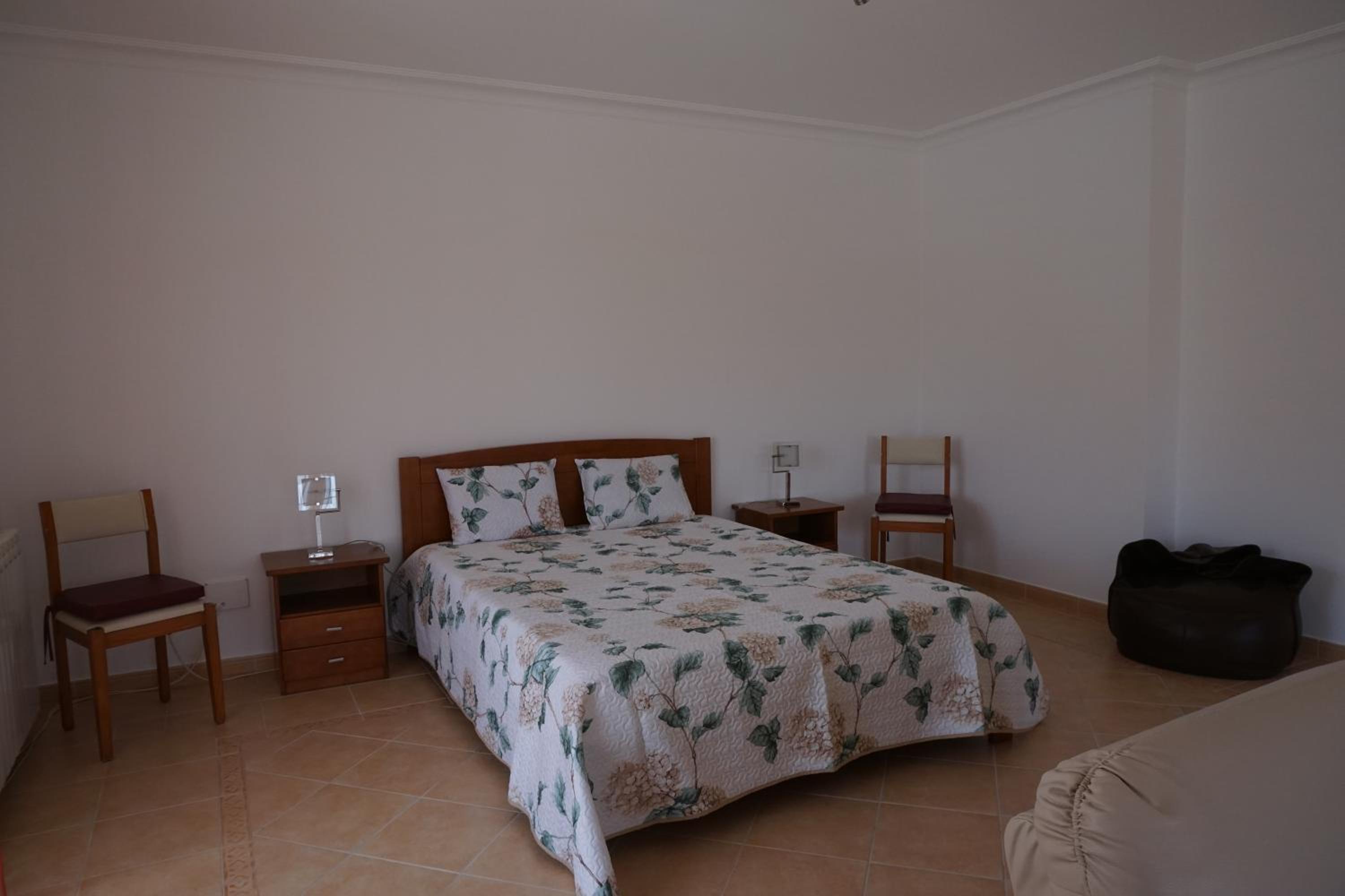 Large Double Room - Photo 16
